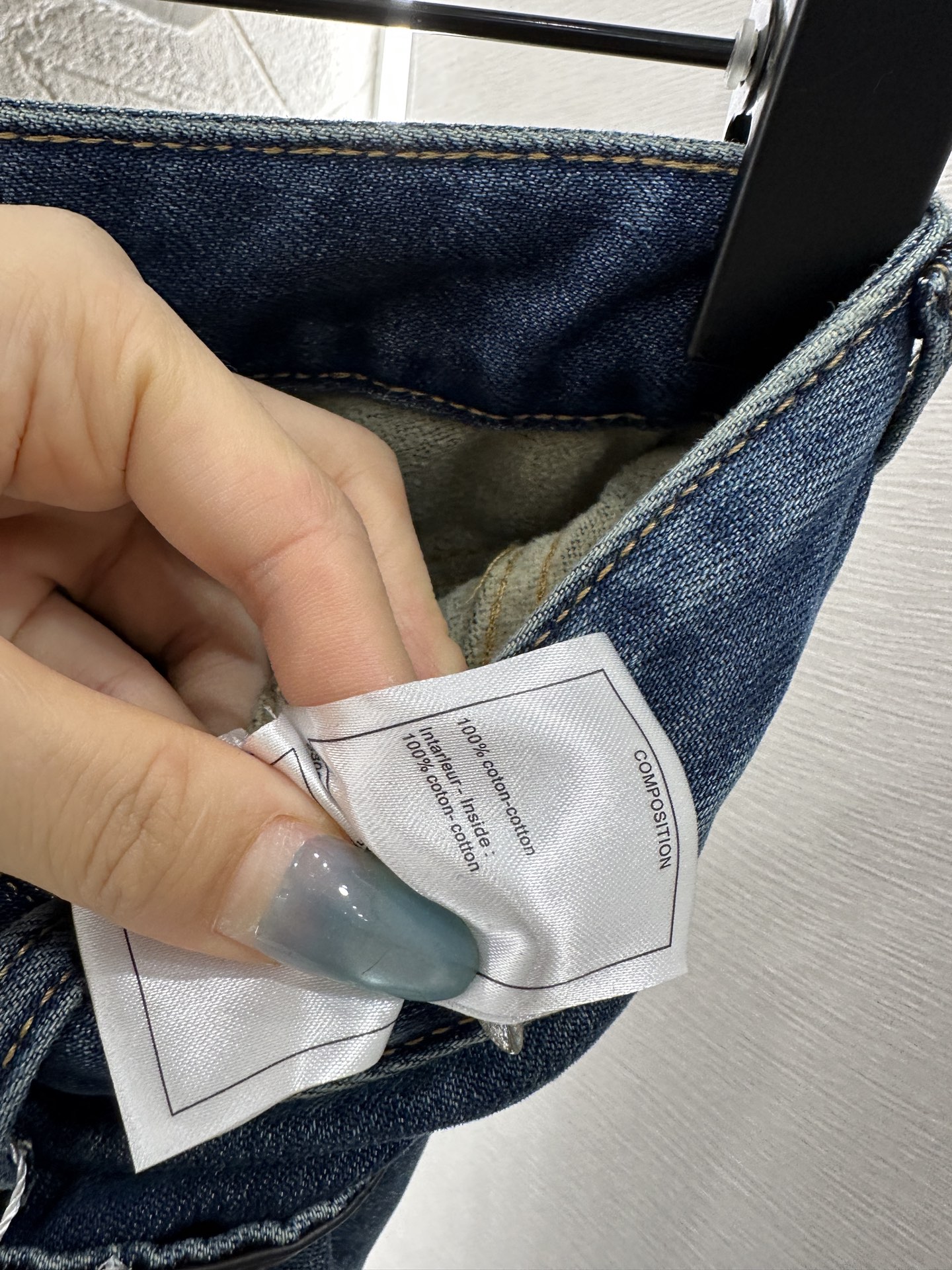 ♥Chane*♥2025新品上架 菱格双C口袋牛仔长裤定制YB斜纹棉牛仔材质，透气性佳，柔软亲肤。高腰阔