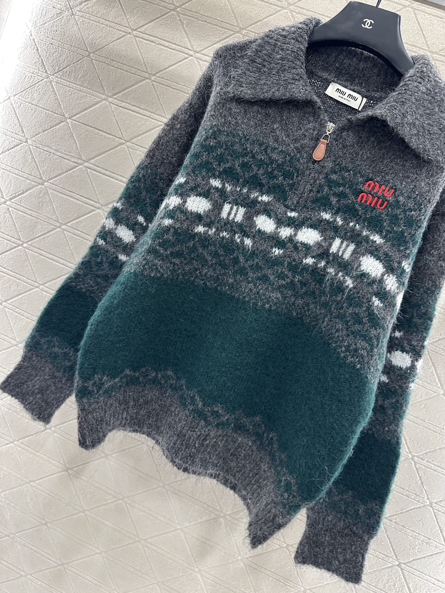 ♥Miumi*♥2025新品上架 翻领半开襟费尔岛针织上衣定制YB羊毛纱线织造，质感高级，舒适柔软，翻领