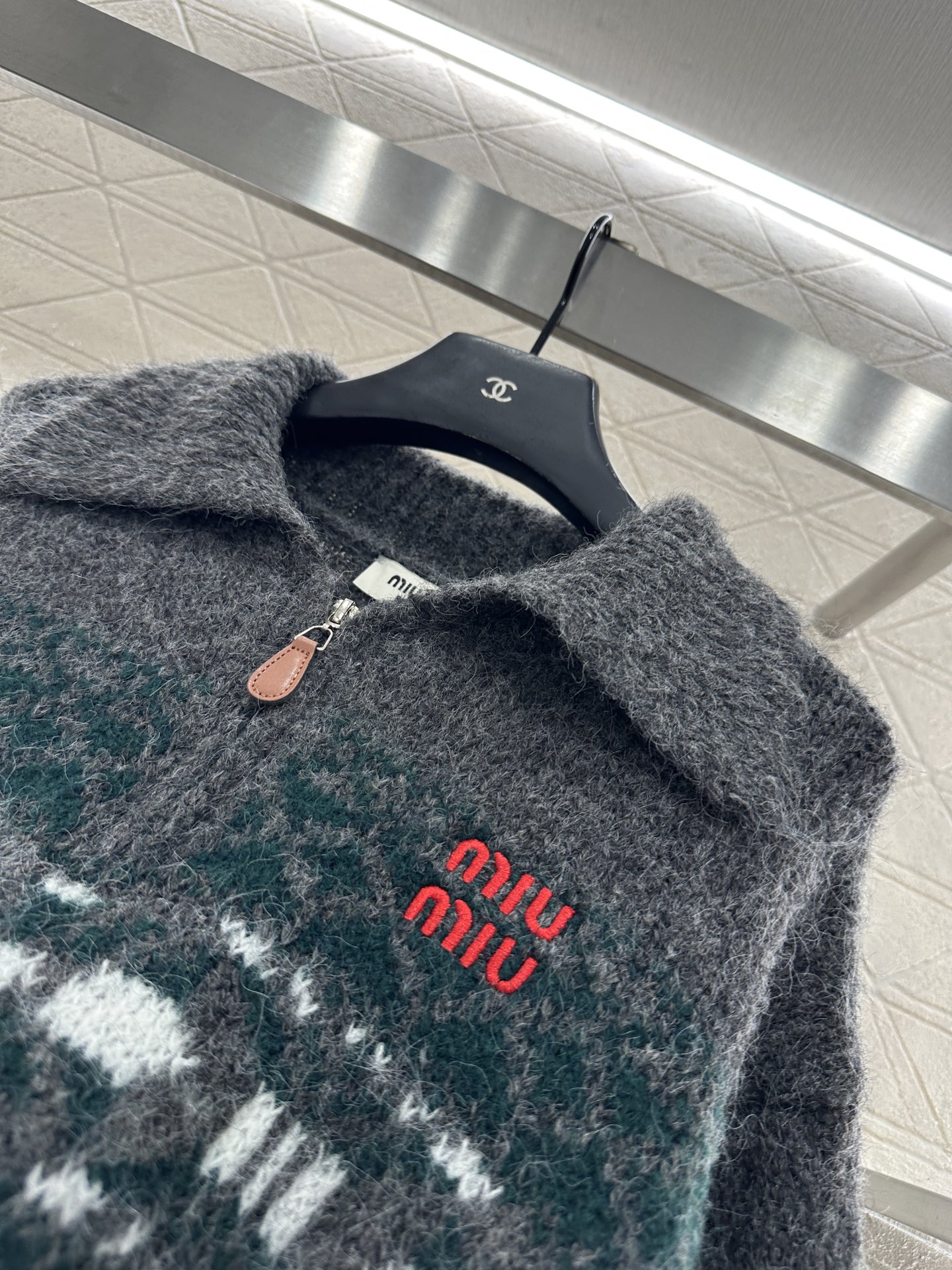 ♥Miumi*♥2025新品上架 翻领半开襟费尔岛针织上衣定制YB羊毛纱线织造，质感高级，舒适柔软，翻领