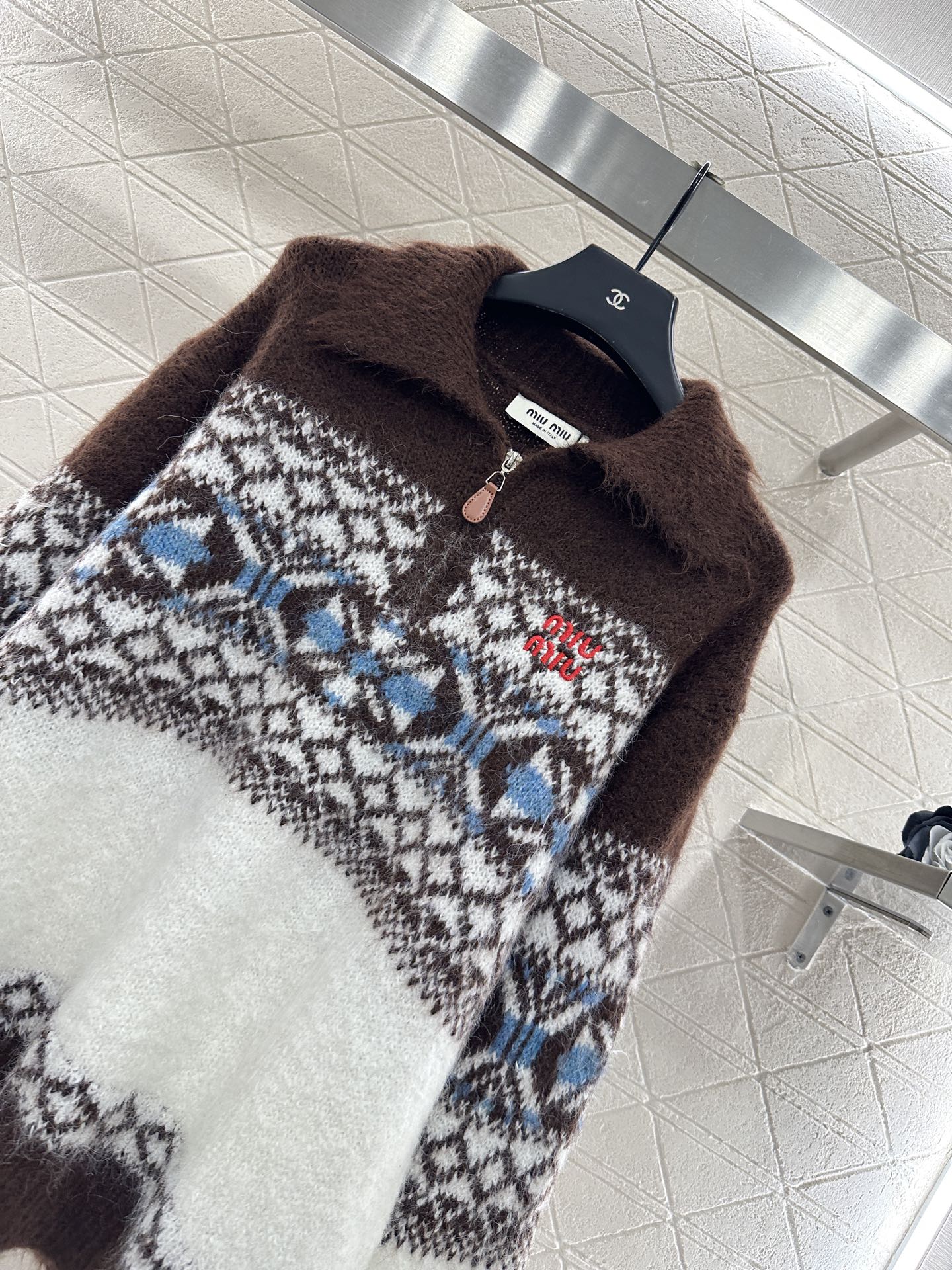 ♥Miumi*♥2025新品上架 翻领半开襟费尔岛针织上衣定制YB羊毛纱线织造，质感高级，舒适柔软，翻领