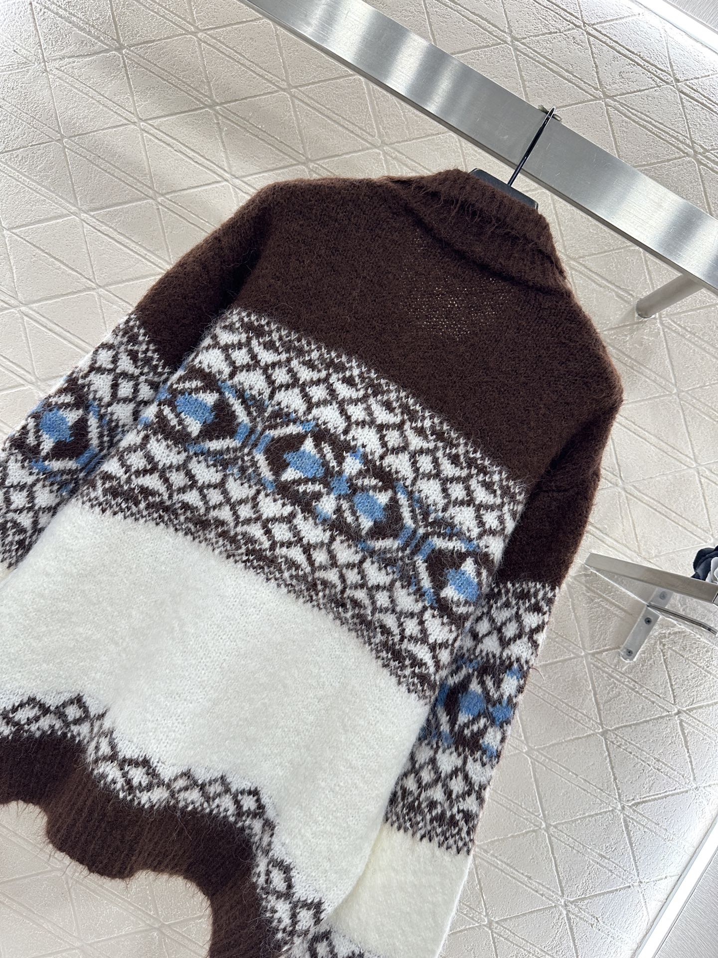 ♥Miumi*♥2025新品上架 翻领半开襟费尔岛针织上衣定制YB羊毛纱线织造，质感高级，舒适柔软，翻领