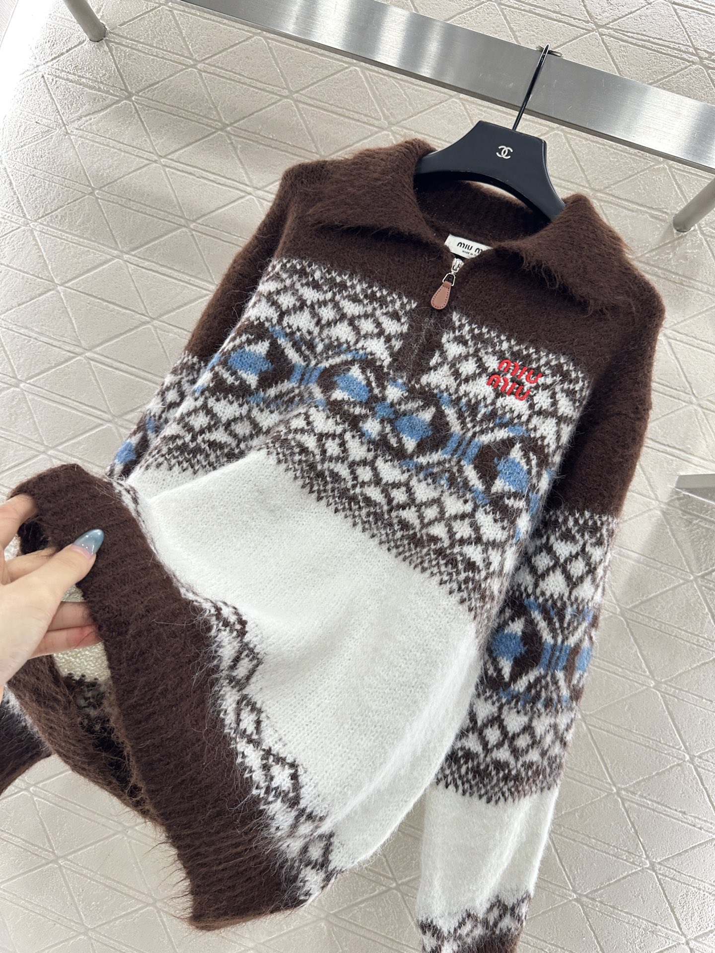 ♥Miumi*♥2025新品上架 翻领半开襟费尔岛针织上衣定制YB羊毛纱线织造，质感高级，舒适柔软，翻领