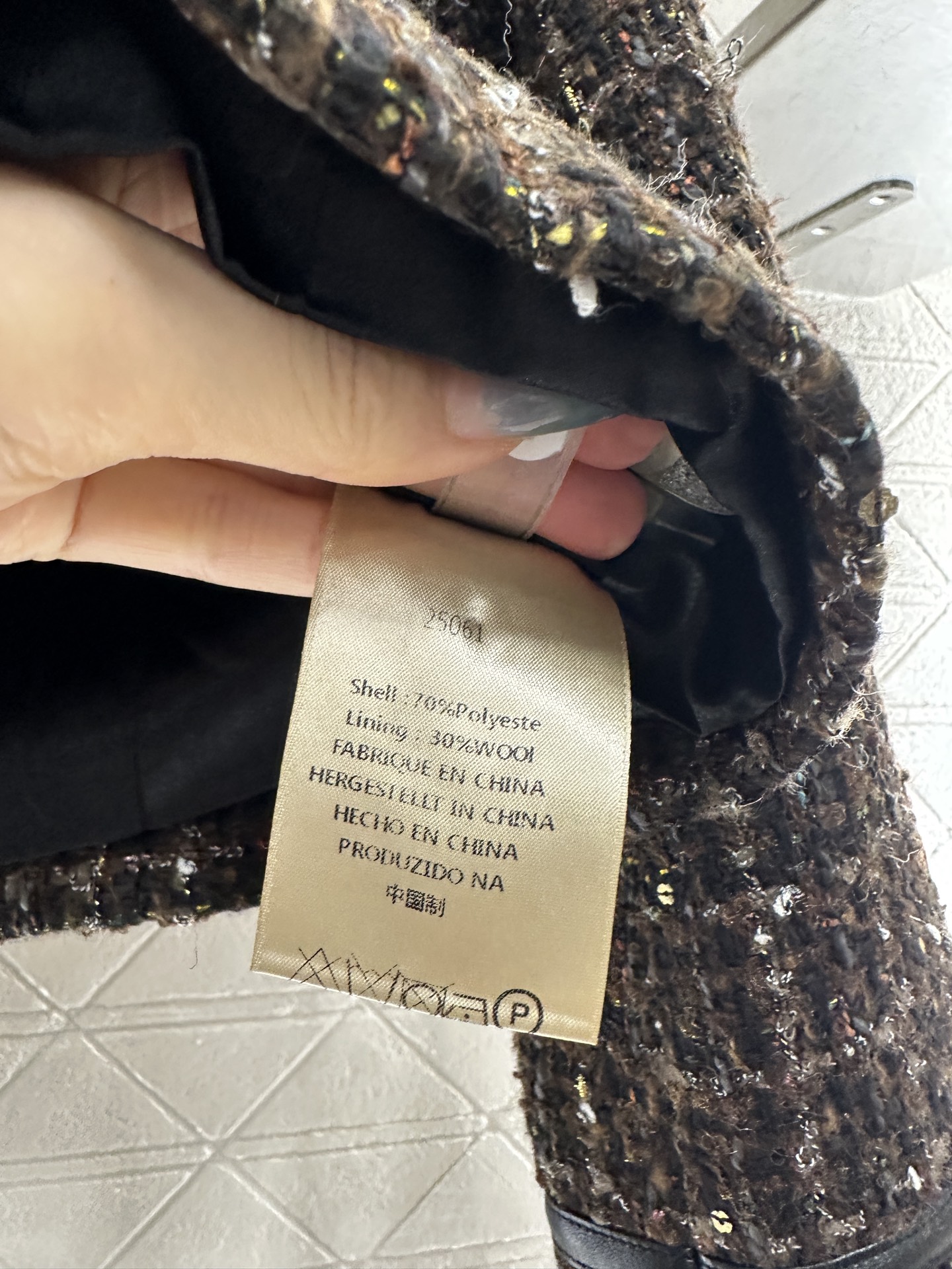 ♥Chane*♥2025新品上架 皮领拼接粗呢外套短裙套装定制YB进口毛呢材质，肌理明显，质感十足，小立