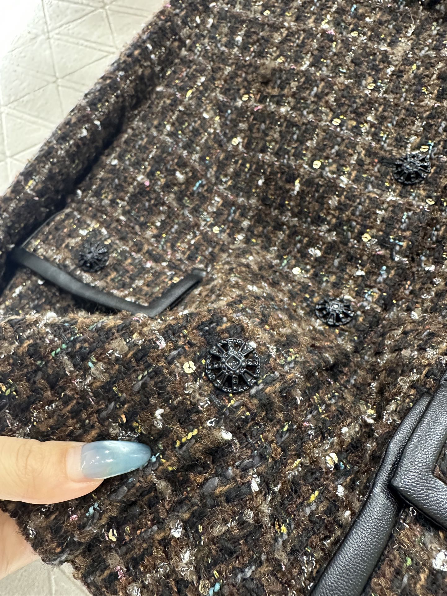 ♥Chane*♥2025新品上架 皮领拼接粗呢外套短裙套装定制YB进口毛呢材质，肌理明显，质感十足，小立