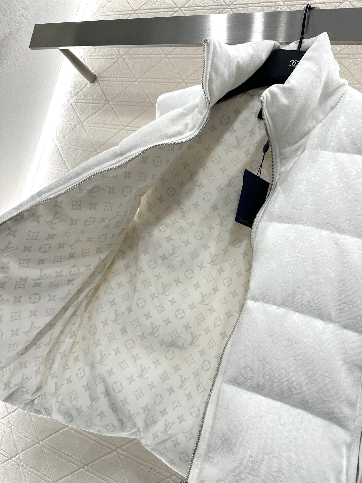 ♥Louis vuitto*♥2025新品上架 立领提花羽绒背心定制YB进口提花材质，羽绒填充内里，整件
