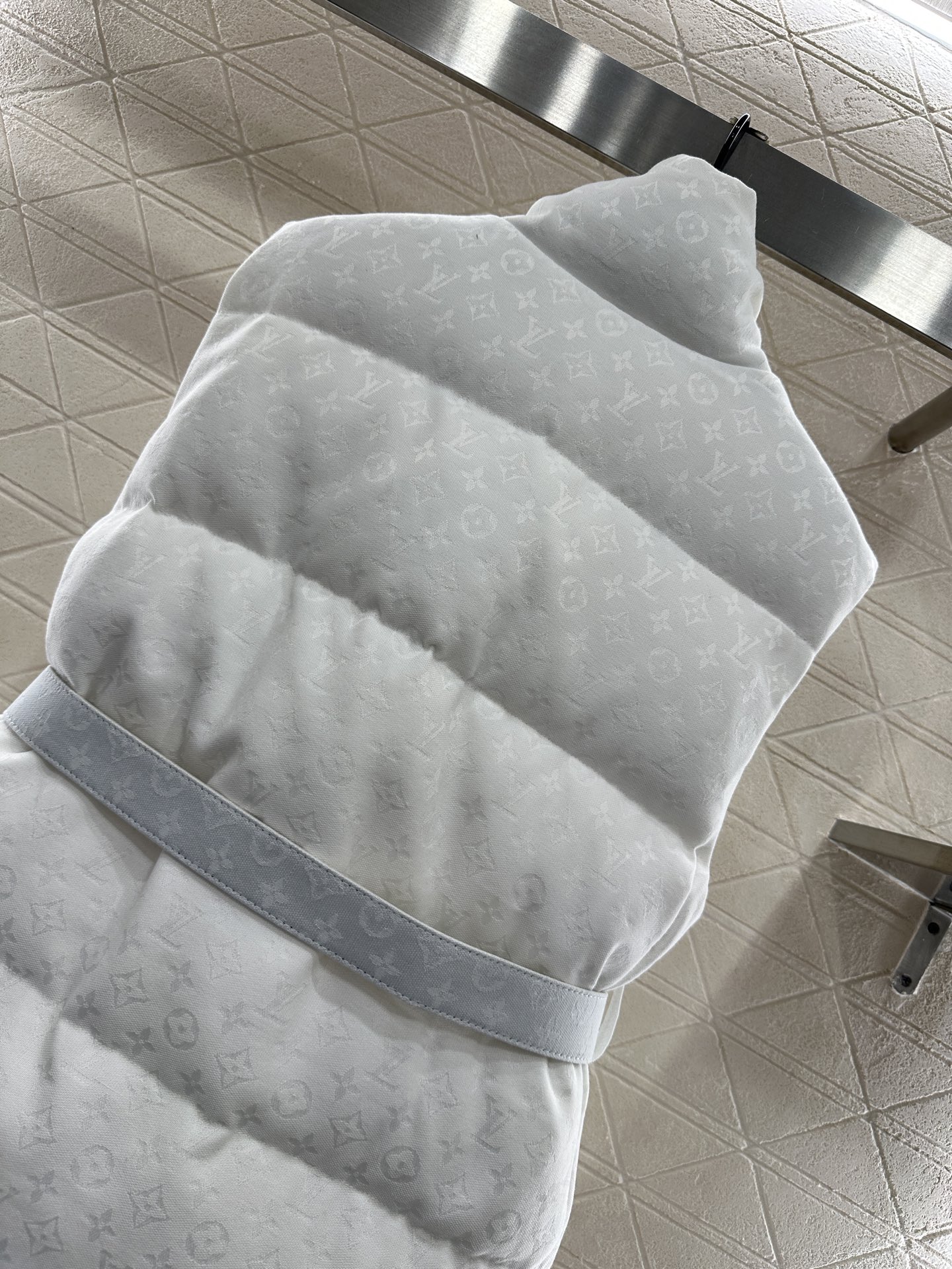 ♥Louis vuitto*♥2025新品上架 立领提花羽绒背心定制YB进口提花材质，羽绒填充内里，整件