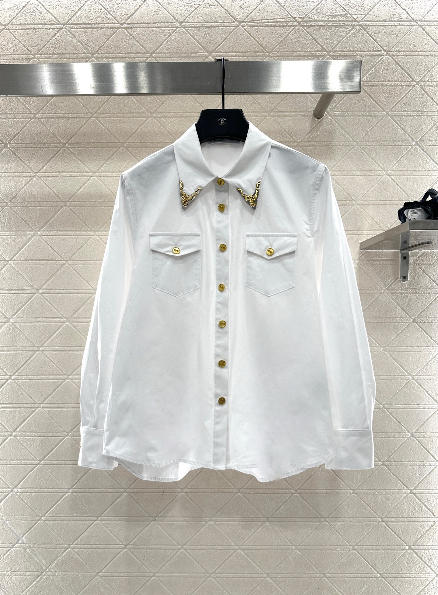 ♥Sch*♥2025新品上架 镶边翻领廓形衬衫定制YB斜纹全棉材质，亲肤舒适，透气垂顺，廓形宽松翻领衬衫