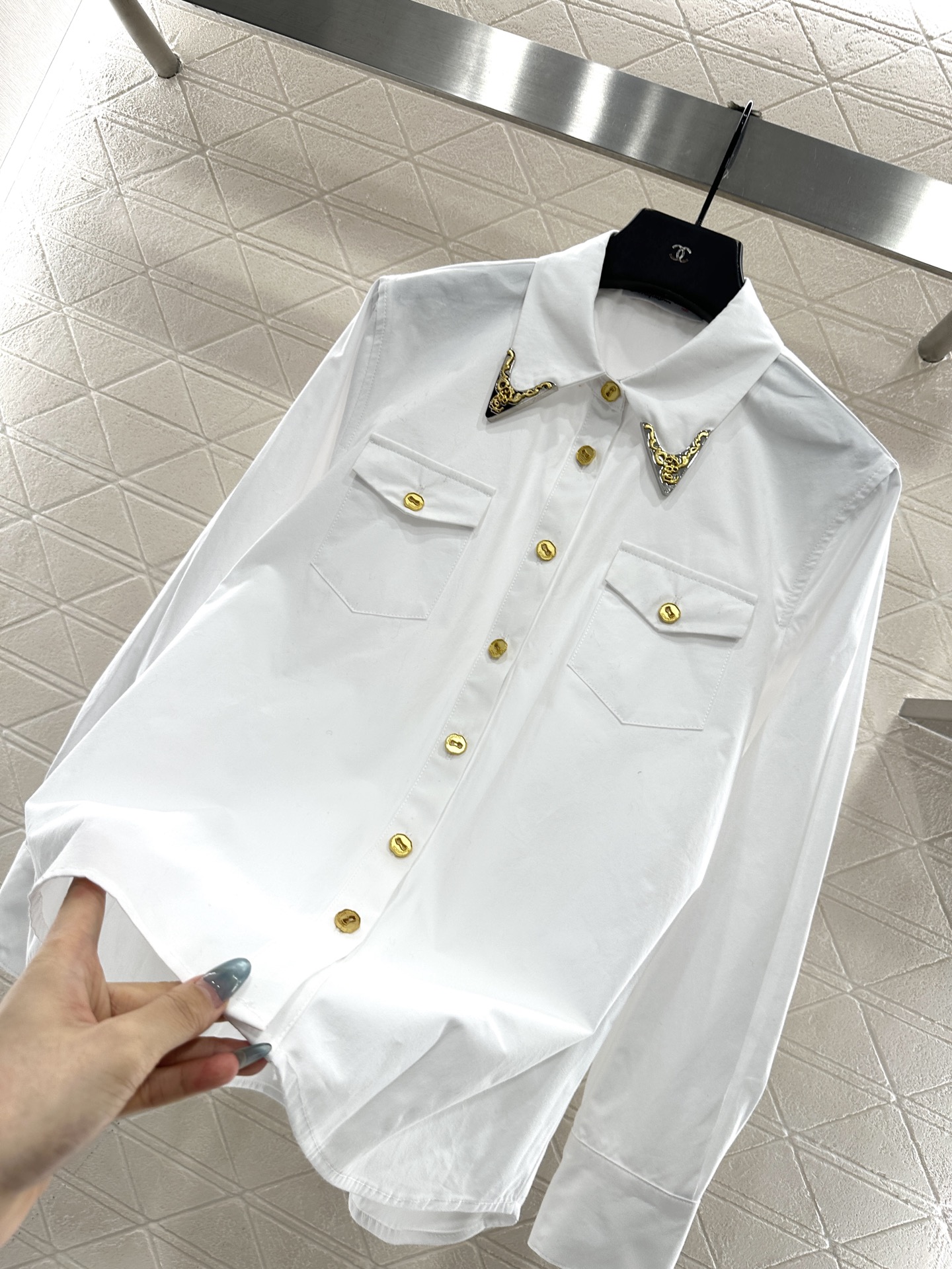 ♥Sch*♥2025新品上架 镶边翻领廓形衬衫定制YB斜纹全棉材质，亲肤舒适，透气垂顺，廓形宽松翻领衬衫