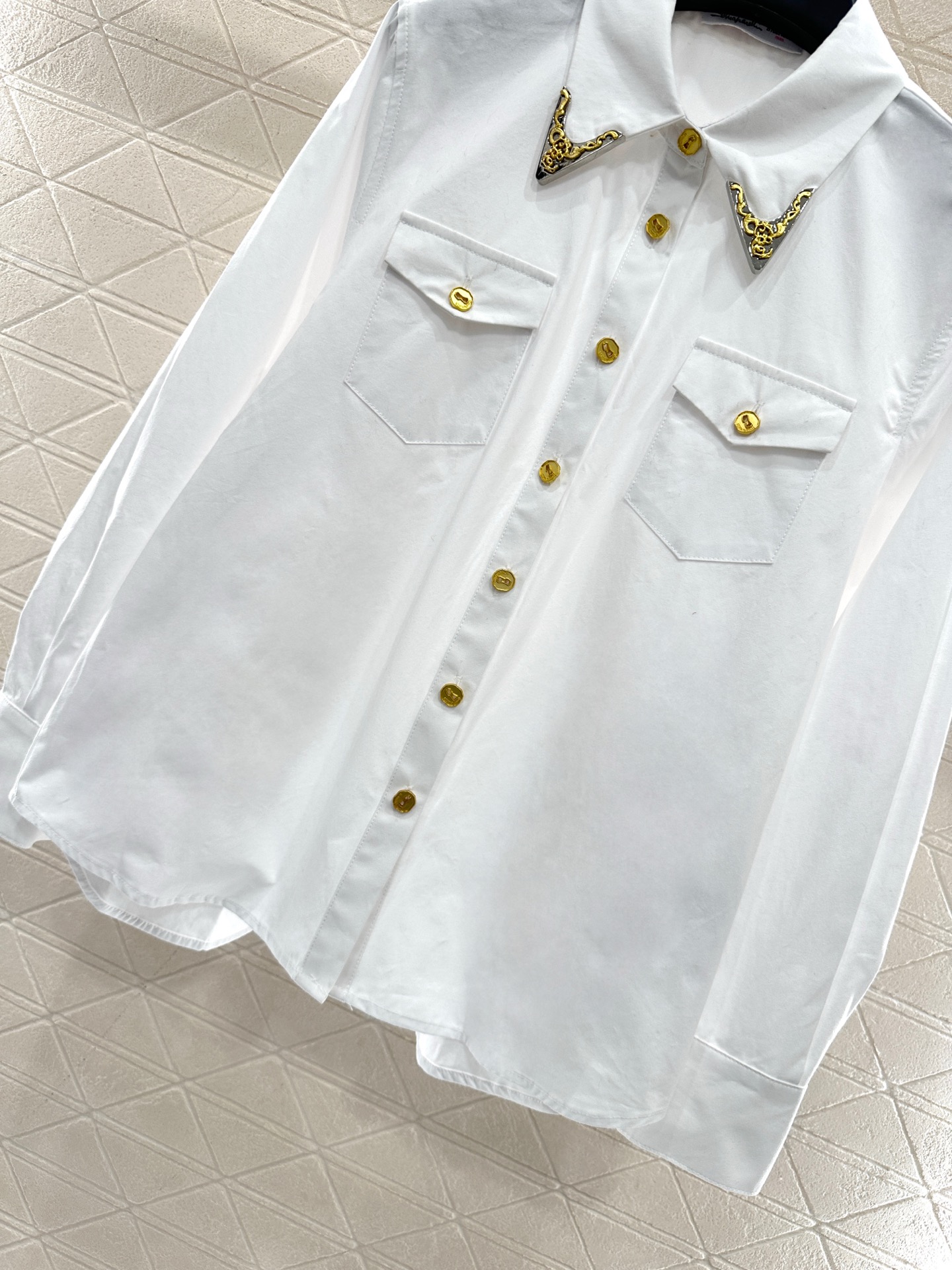 ♥Sch*♥2025新品上架 镶边翻领廓形衬衫定制YB斜纹全棉材质，亲肤舒适，透气垂顺，廓形宽松翻领衬衫