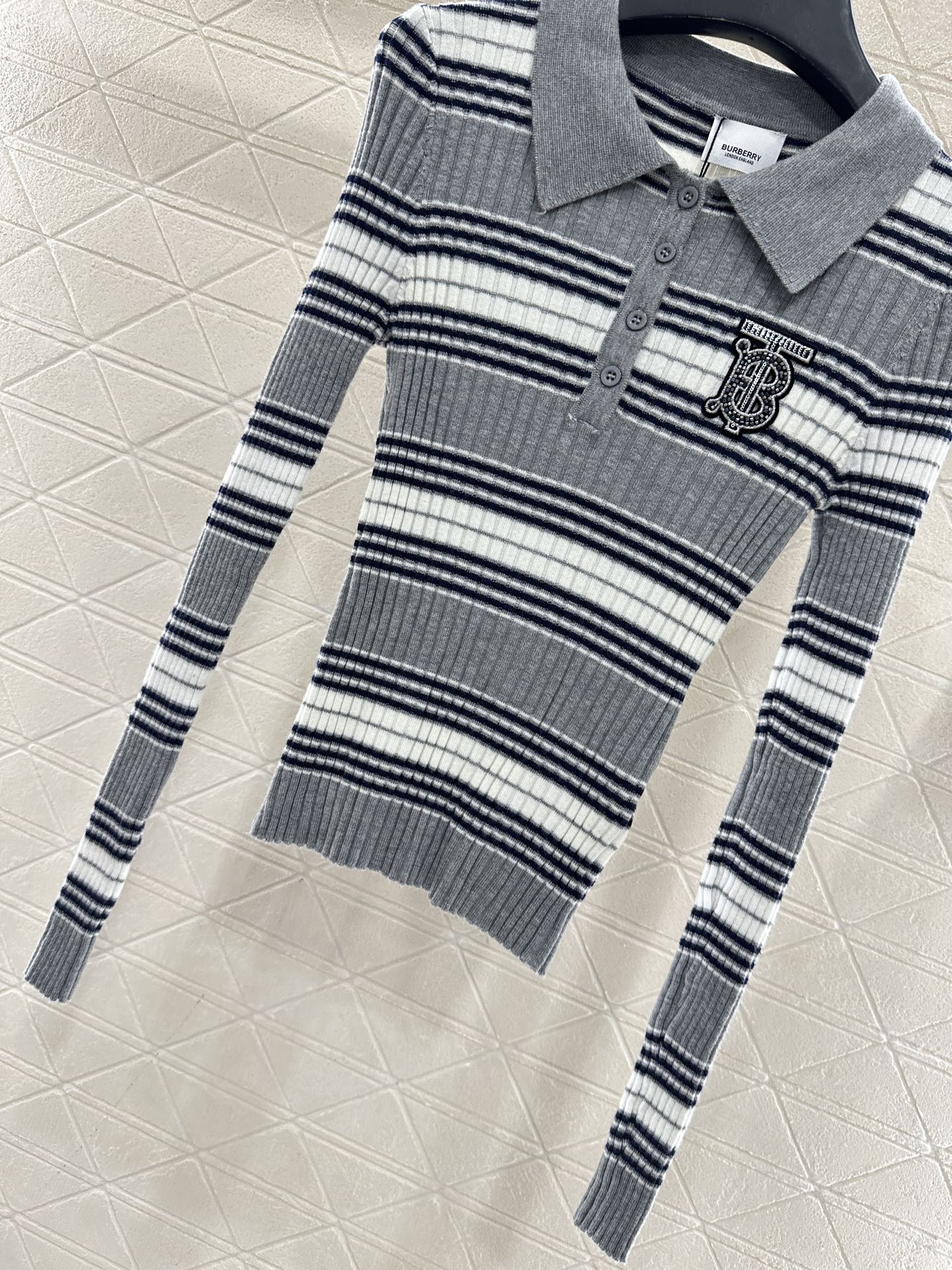 ♥BBR*♥2025新品上架 条纹针织长袖定制YB羊毛纱线织造，弹力舒适，质感十足，翻领Polo针织上衣