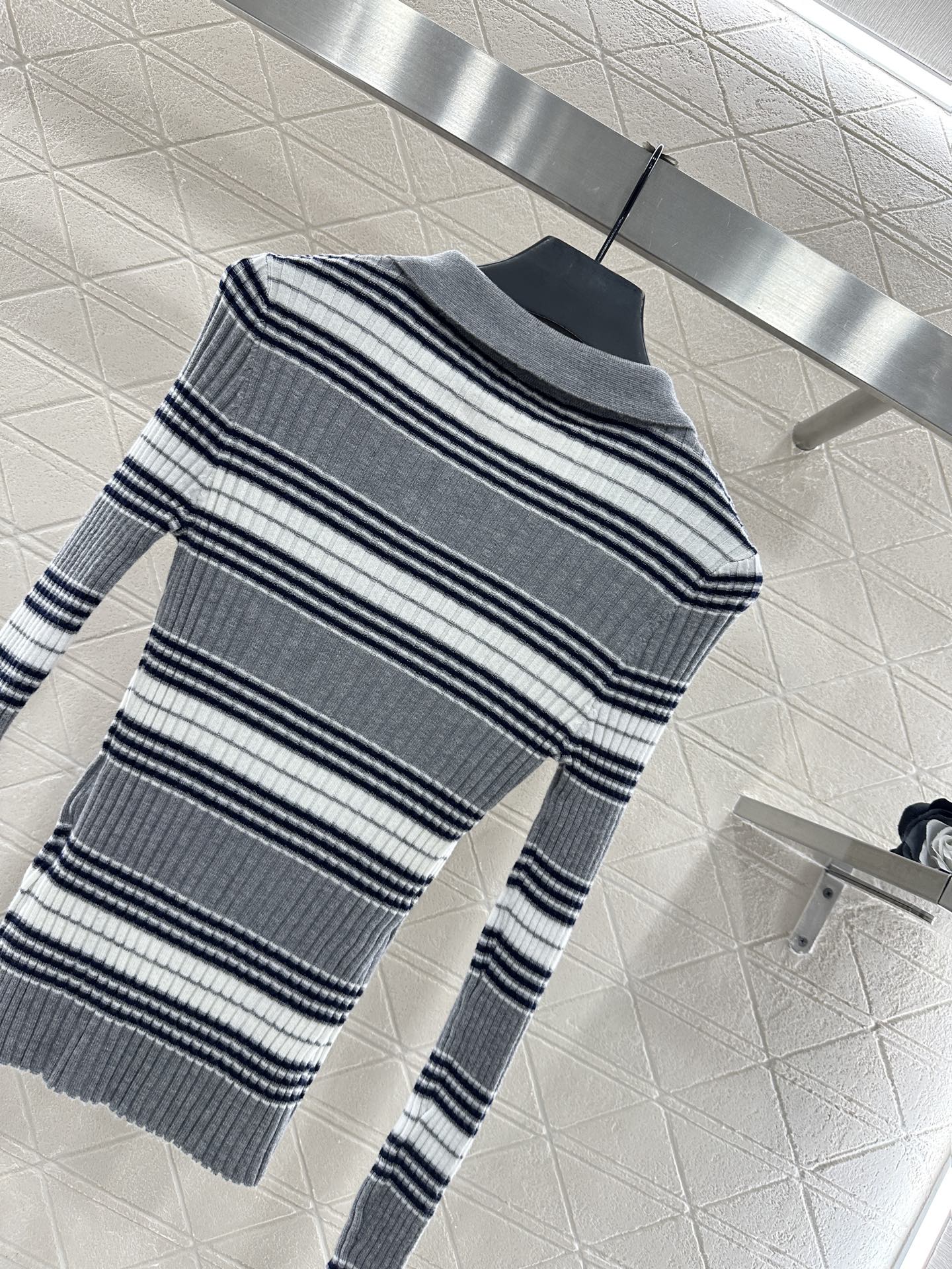 ♥BBR*♥2025新品上架 条纹针织长袖定制YB羊毛纱线织造，弹力舒适，质感十足，翻领Polo针织上衣