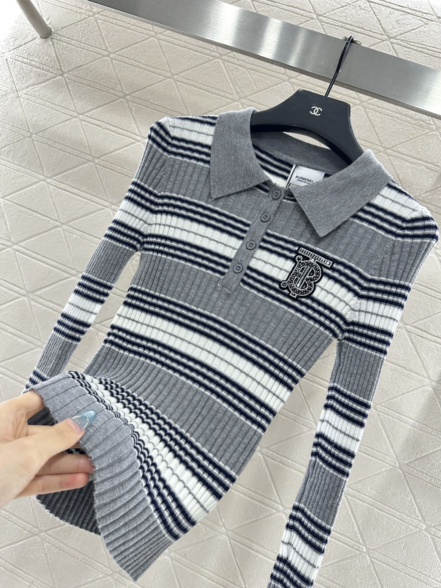 ♥BBR*♥2025新品上架 条纹针织长袖定制YB羊毛纱线织造，弹力舒适，质感十足，翻领Polo针织上衣