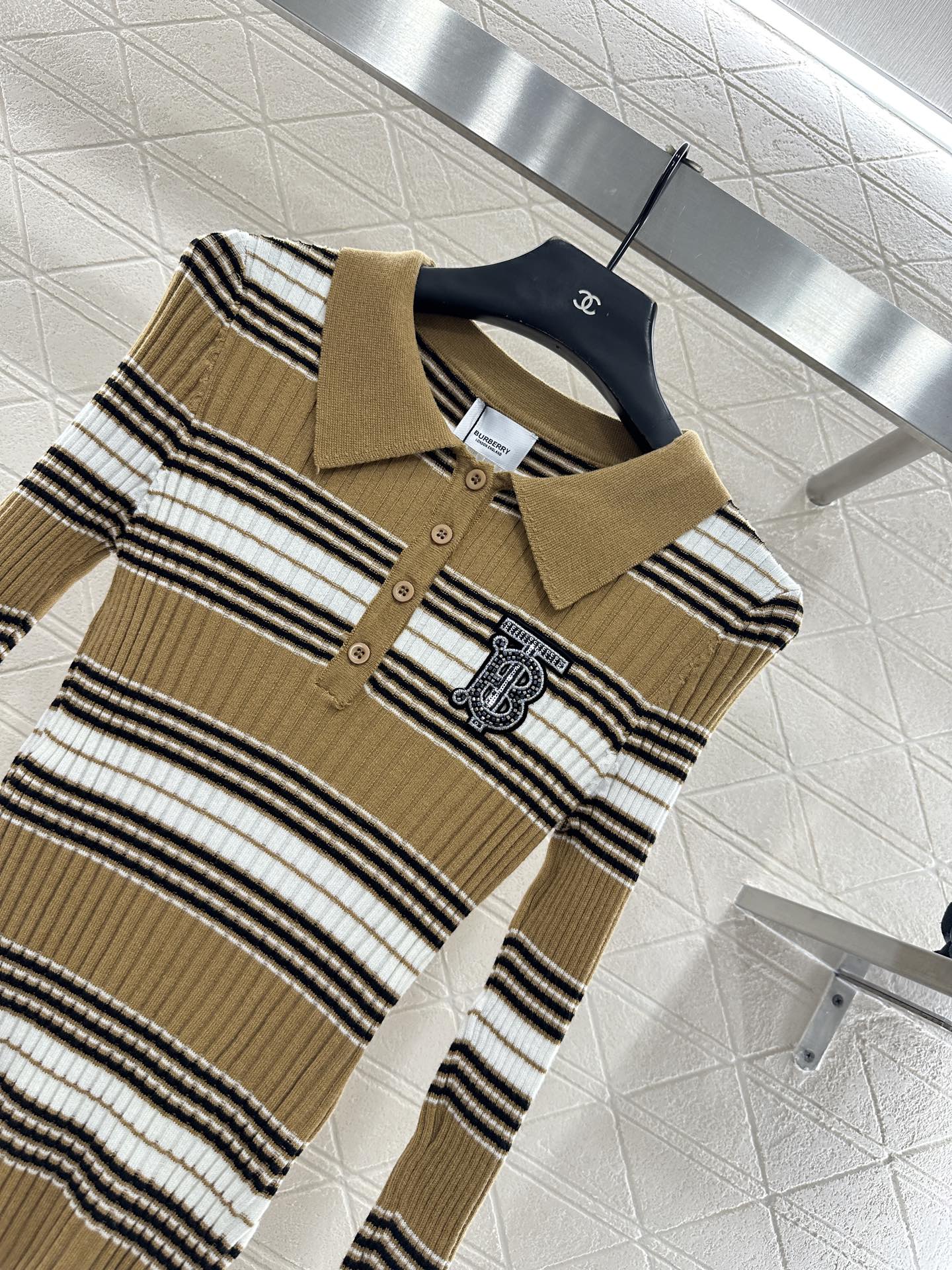 ♥BBR*♥2025新品上架 条纹针织长袖定制YB羊毛纱线织造，弹力舒适，质感十足，翻领Polo针织上衣