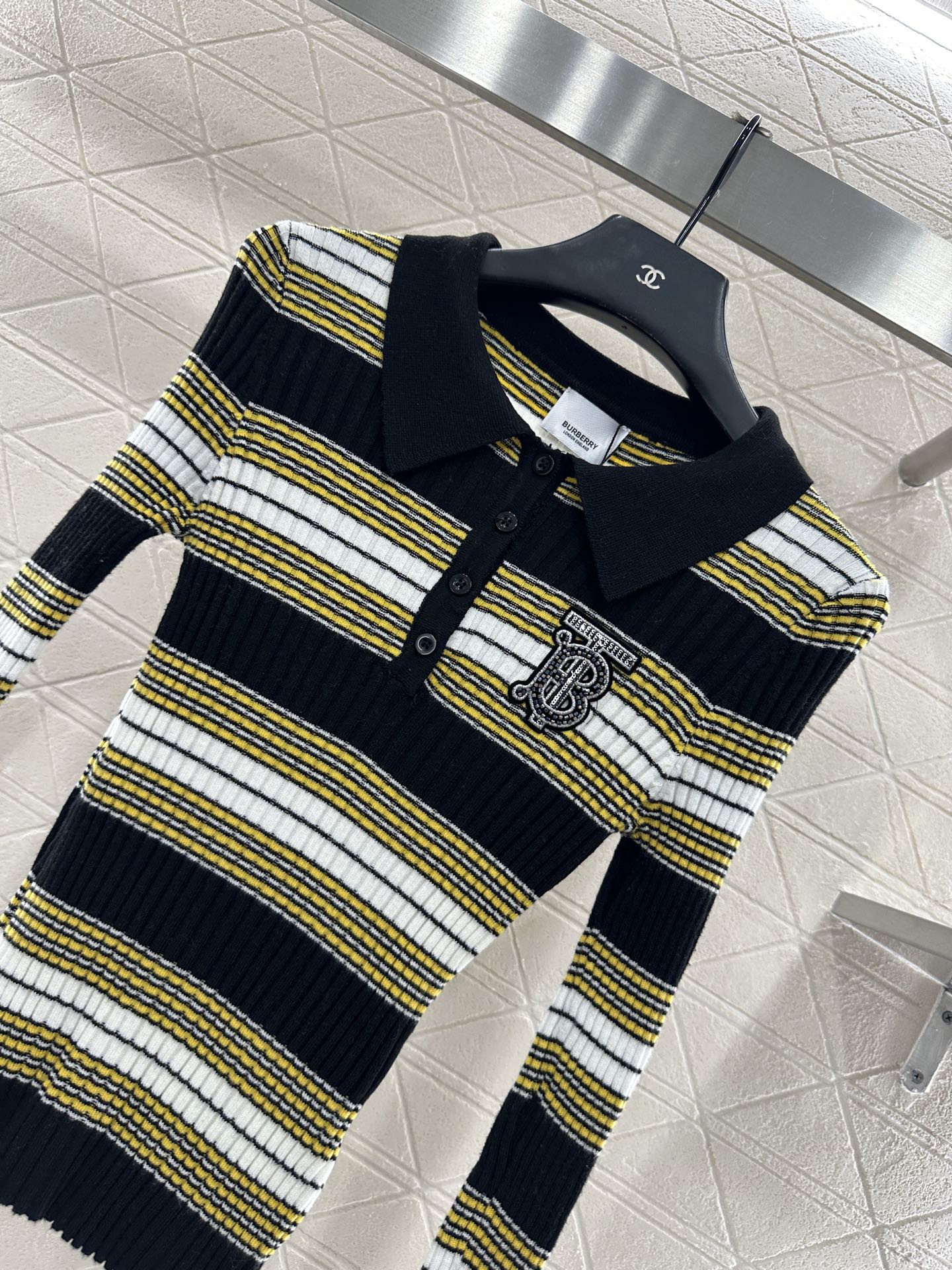 ♥BBR*♥2025新品上架 条纹针织长袖定制YB羊毛纱线织造，弹力舒适，质感十足，翻领Polo针织上衣