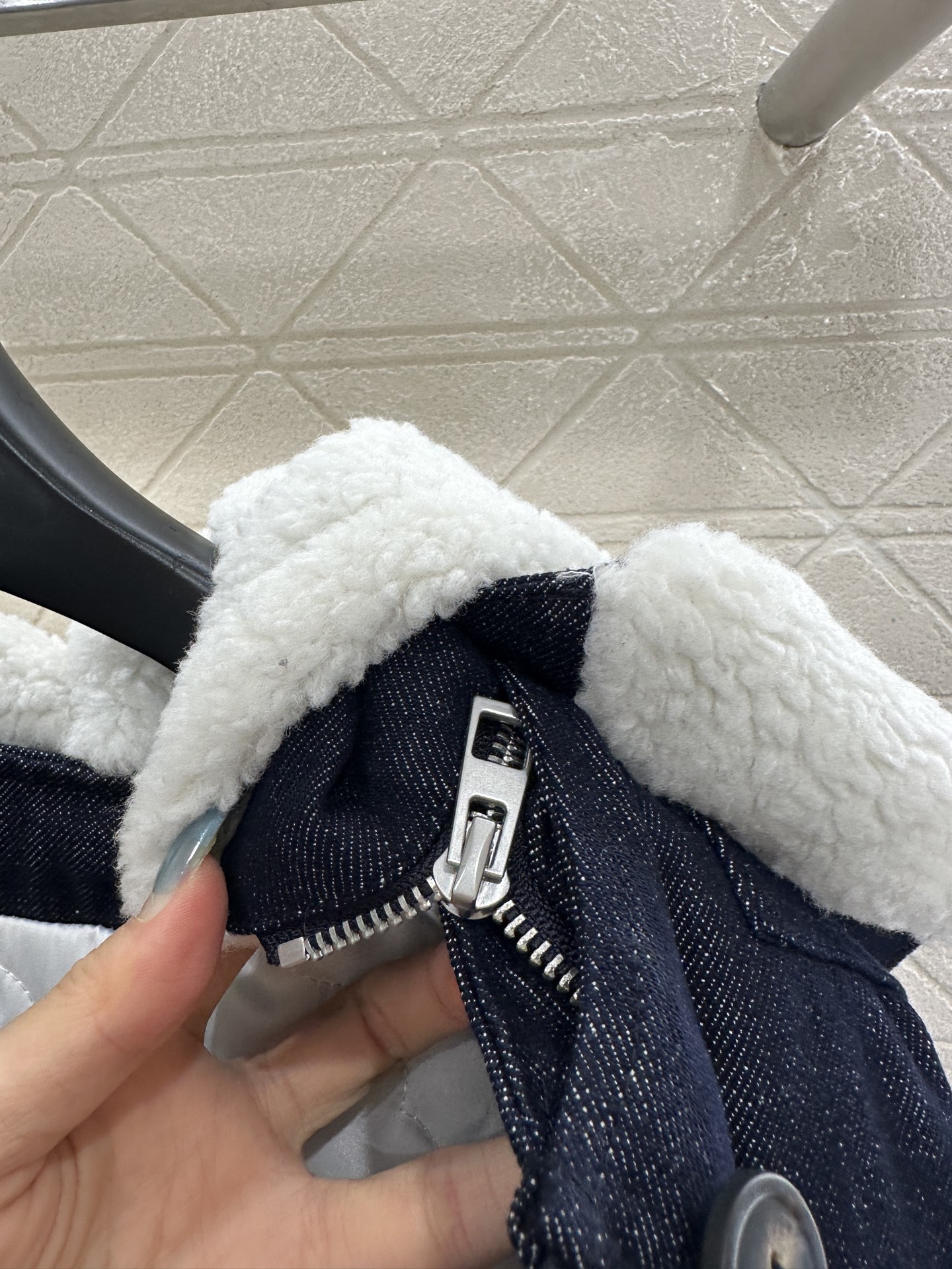 ♥Loew*♥2025新品上架 连帽毛绒牛仔斗篷外套定制YB斜纹全棉牛仔材质，酵素水洗打造做旧复古蓝，连