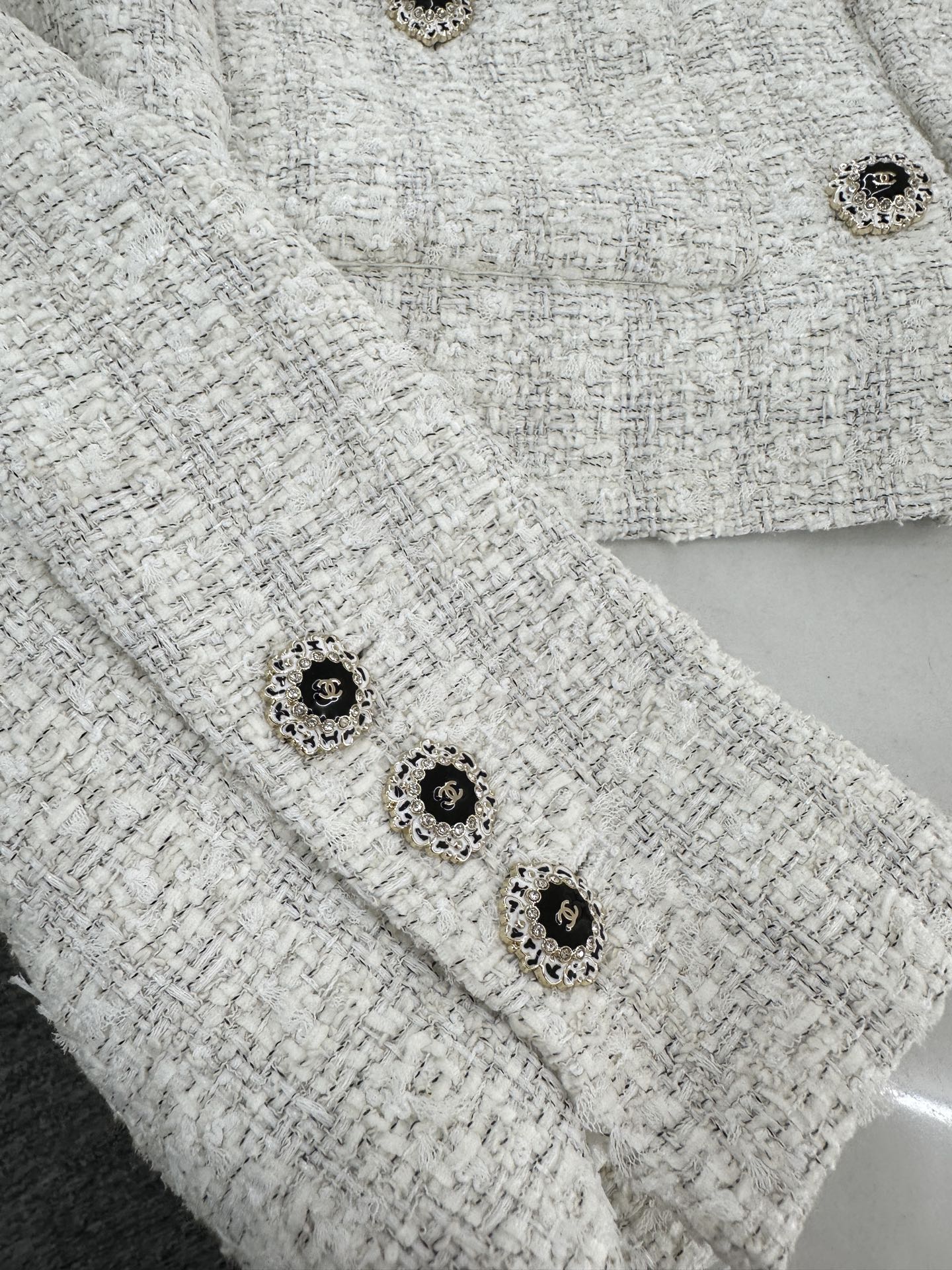 ♥Chane*♥2025新品上架 格纹粗花呢翻领洋装外套定制YB进口粗纺羊毛呢材质，肌理明显，质感上乘，