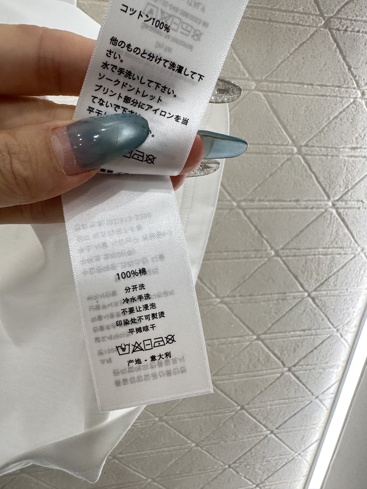 ♥Dio*♥2025新品上架 圆领钉珠印花𝑇𝑒𝑒定制YB原生全棉材质，质感高级，柔软舒适，常规短袖T恤裁