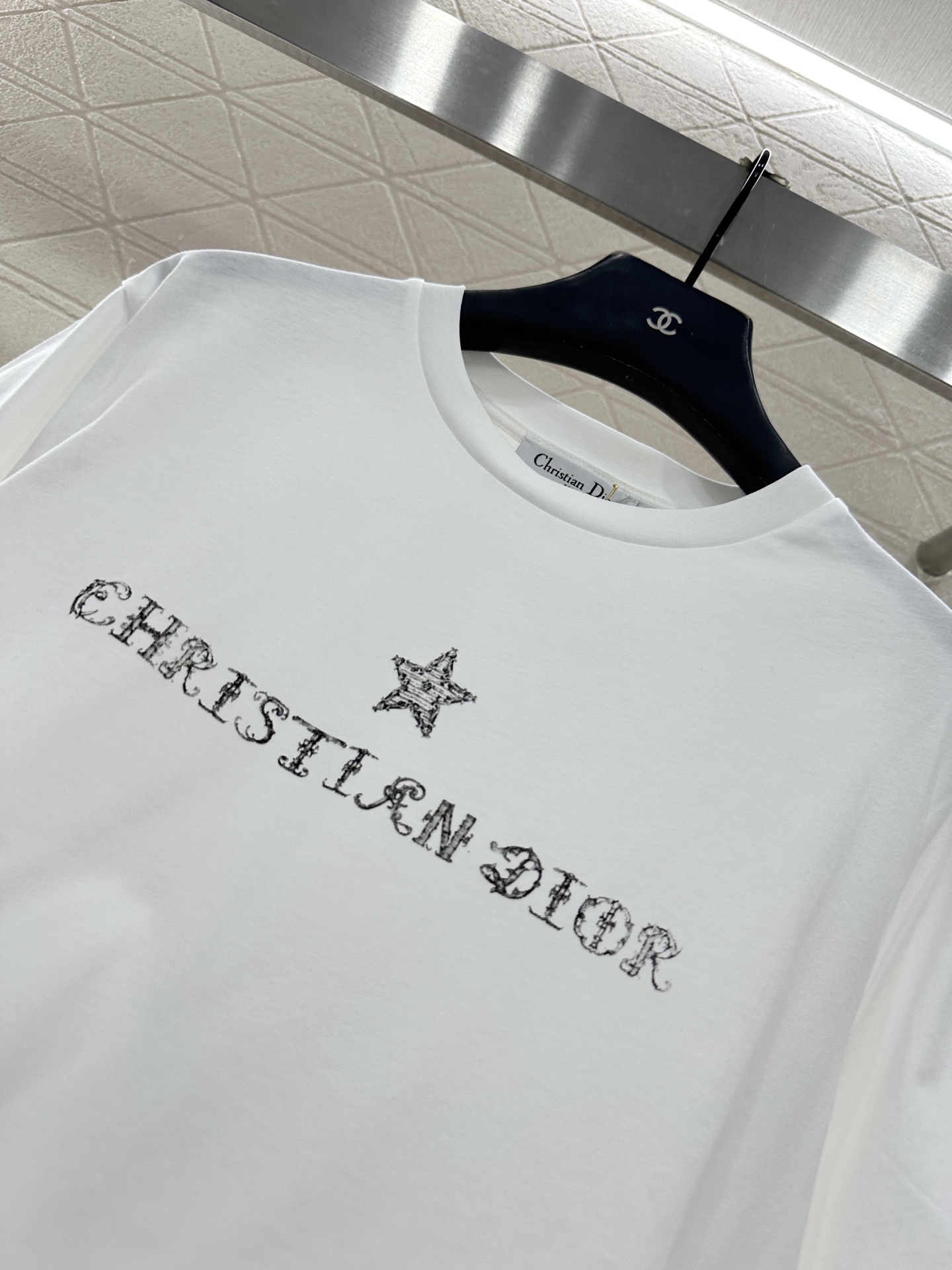 ♥Dio*♥2025新品上架 圆领印花𝑇𝑒𝑒定制YB原生全棉材质，质感高级，柔软舒适，宽松短袖T恤裁剪，