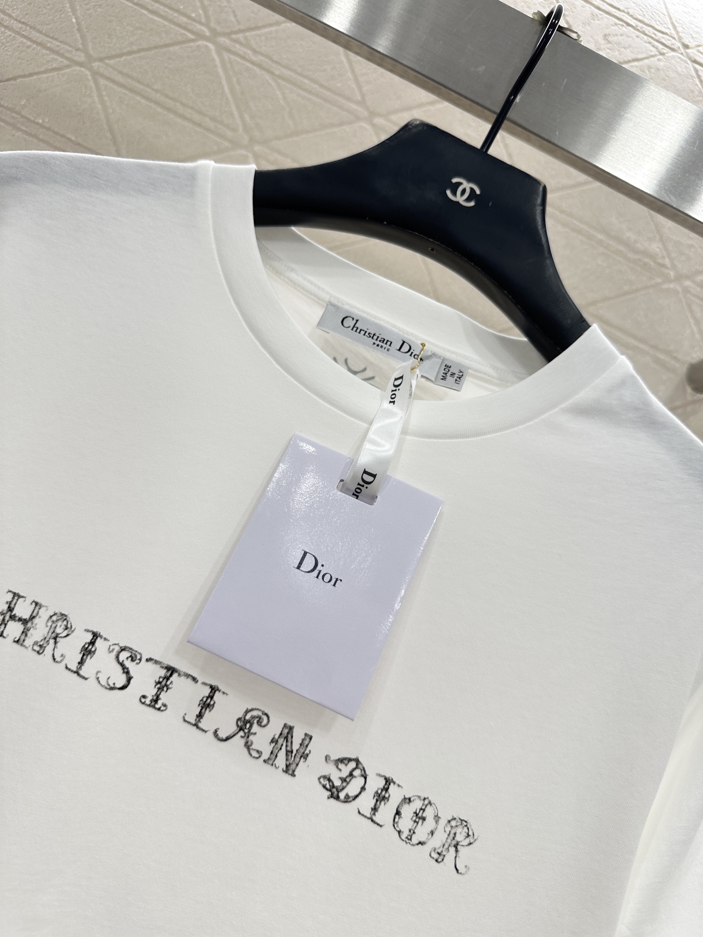 ♥Dio*♥2025新品上架 圆领印花𝑇𝑒𝑒定制YB原生全棉材质，质感高级，柔软舒适，宽松短袖T恤裁剪，