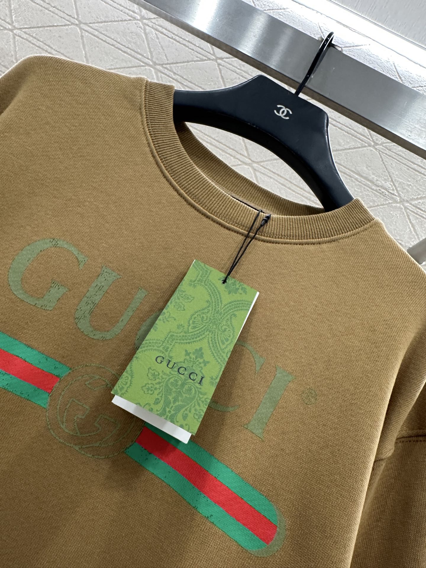 ♥Gucc*♥2025新品上架 撞色字母圆领卫衣定制YB原生全棉面料，弹力舒适，质感十足，标志性横杠打底