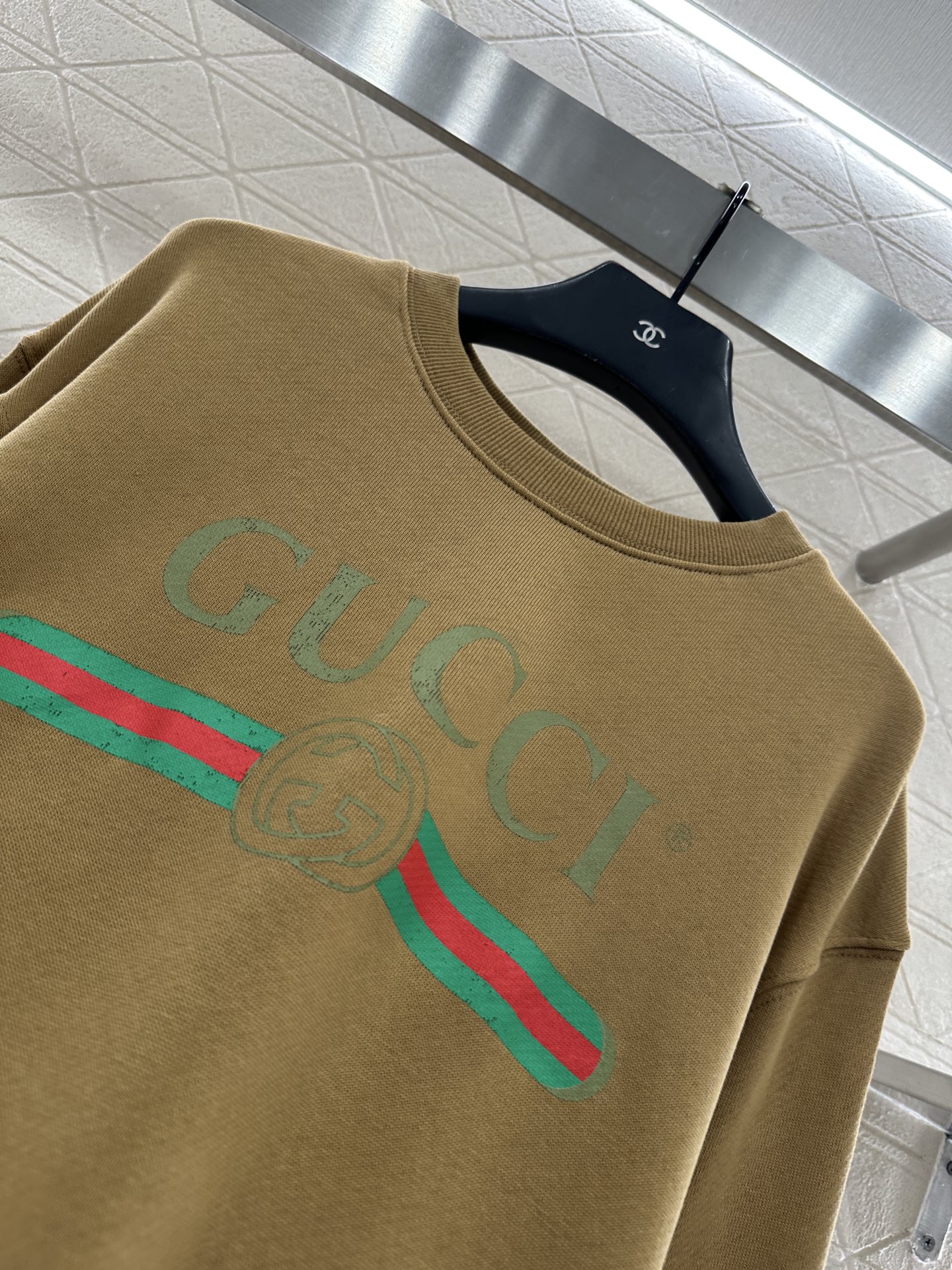 ♥Gucc*♥2025新品上架 撞色字母圆领卫衣定制YB原生全棉面料，弹力舒适，质感十足，标志性横杠打底