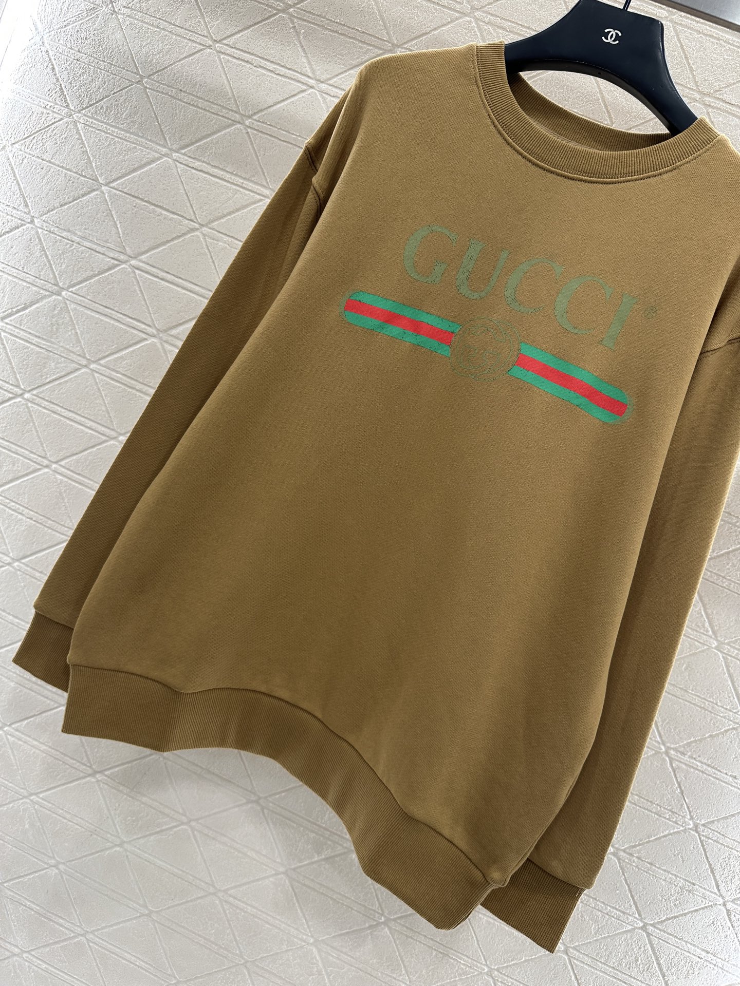 ♥Gucc*♥2025新品上架 撞色字母圆领卫衣定制YB原生全棉面料，弹力舒适，质感十足，标志性横杠打底