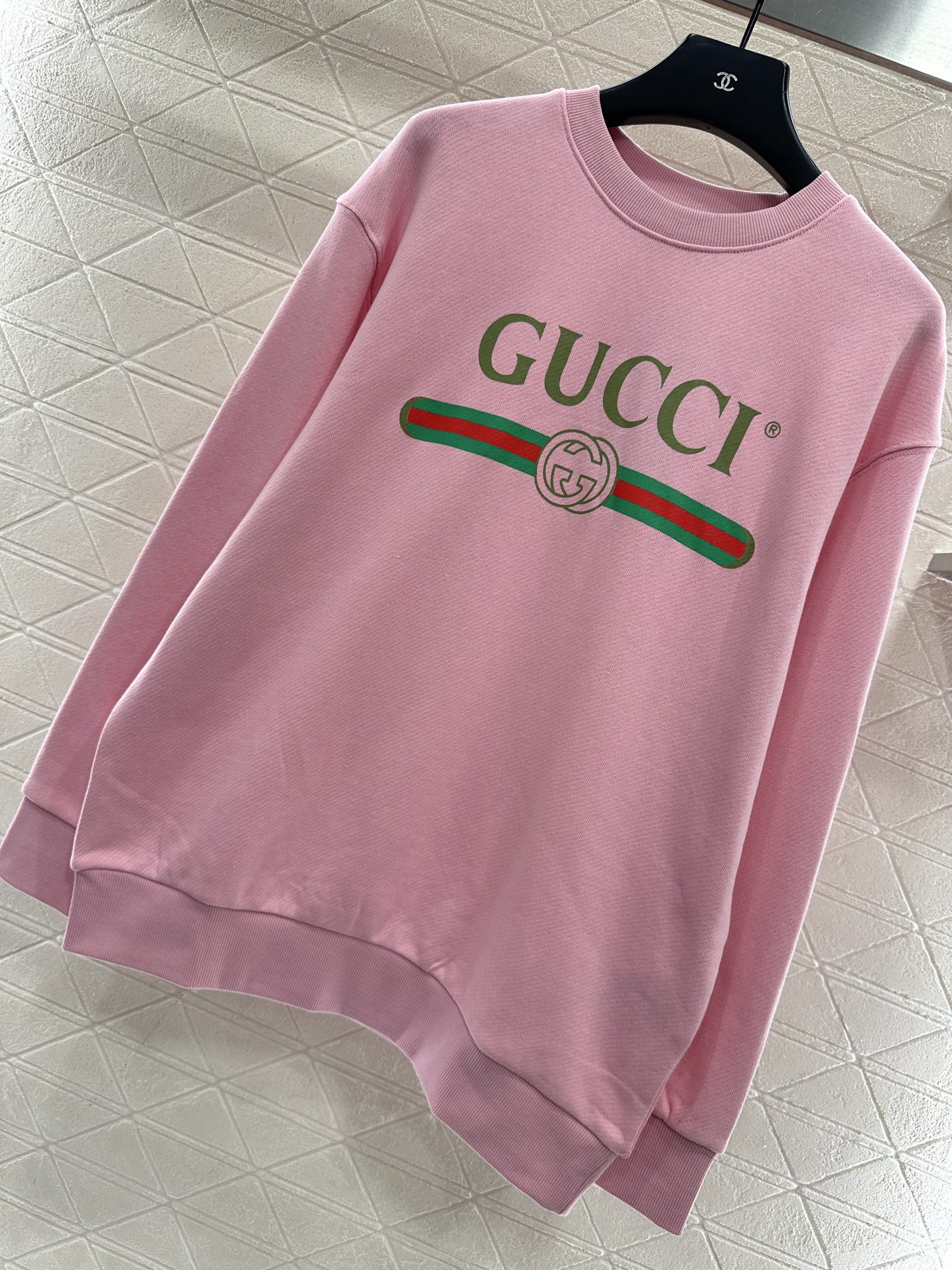 ♥Gucc*♥2025新品上架 撞色字母圆领卫衣定制YB原生全棉面料，弹力舒适，质感十足，标志性横杠打底