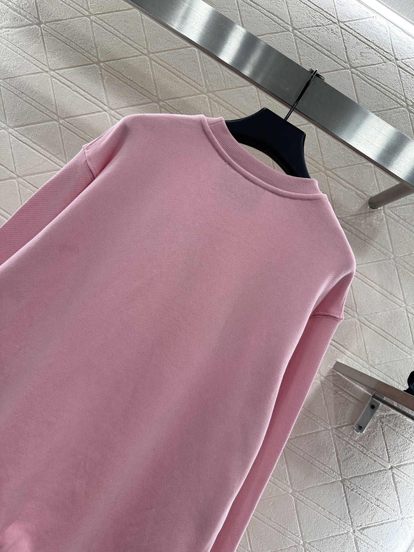 ♥Gucc*♥2025新品上架 撞色字母圆领卫衣定制YB原生全棉面料，弹力舒适，质感十足，标志性横杠打底