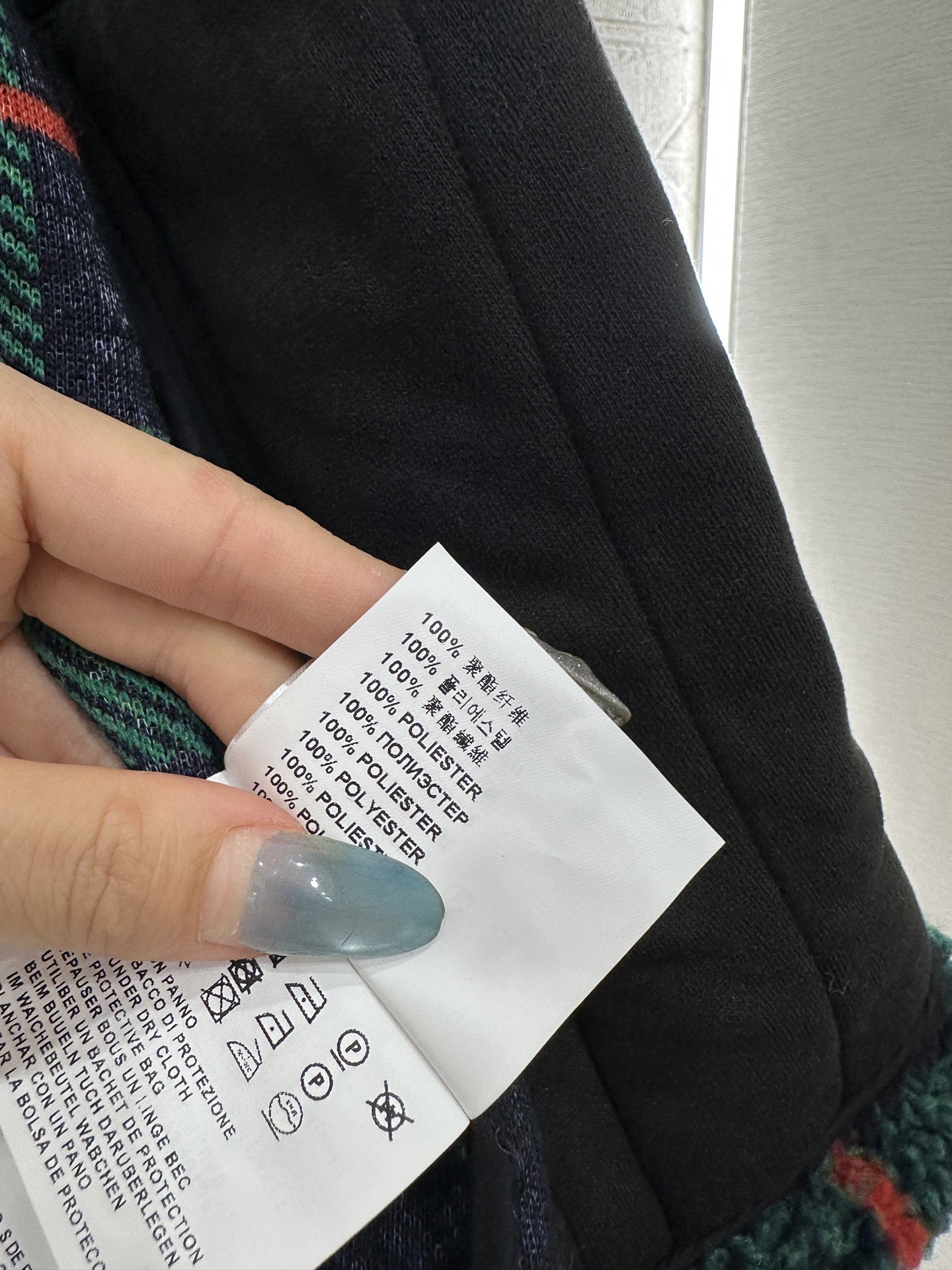 ♥Miumi♥2025新品上架 格纹泰迪毛绒外套短裙套装通体饰以泰迪毛绒材质，质感柔软舒适，时髦洋气，立