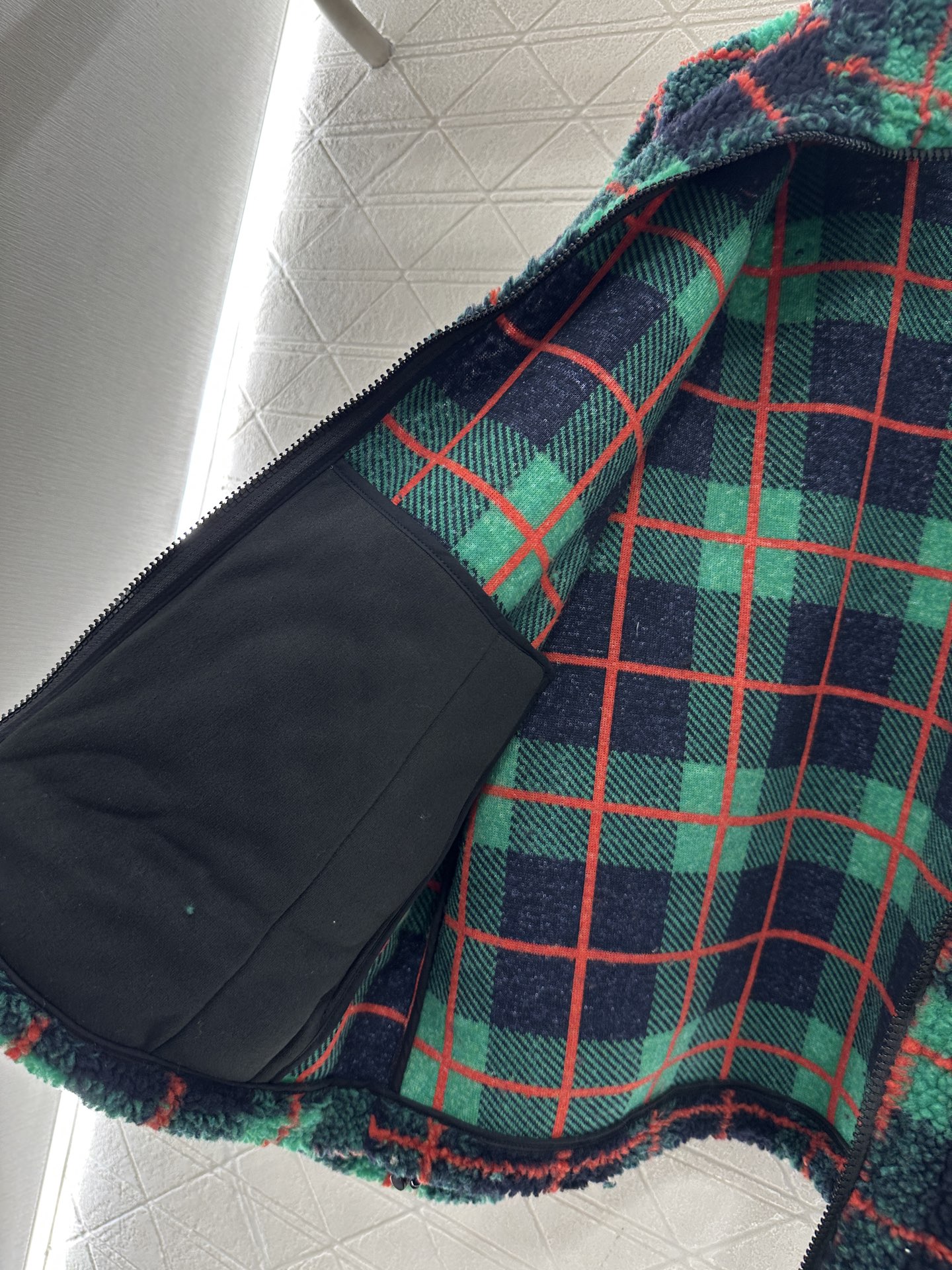 ♥Miumi♥2025新品上架 格纹泰迪毛绒外套短裙套装通体饰以泰迪毛绒材质，质感柔软舒适，时髦洋气，立