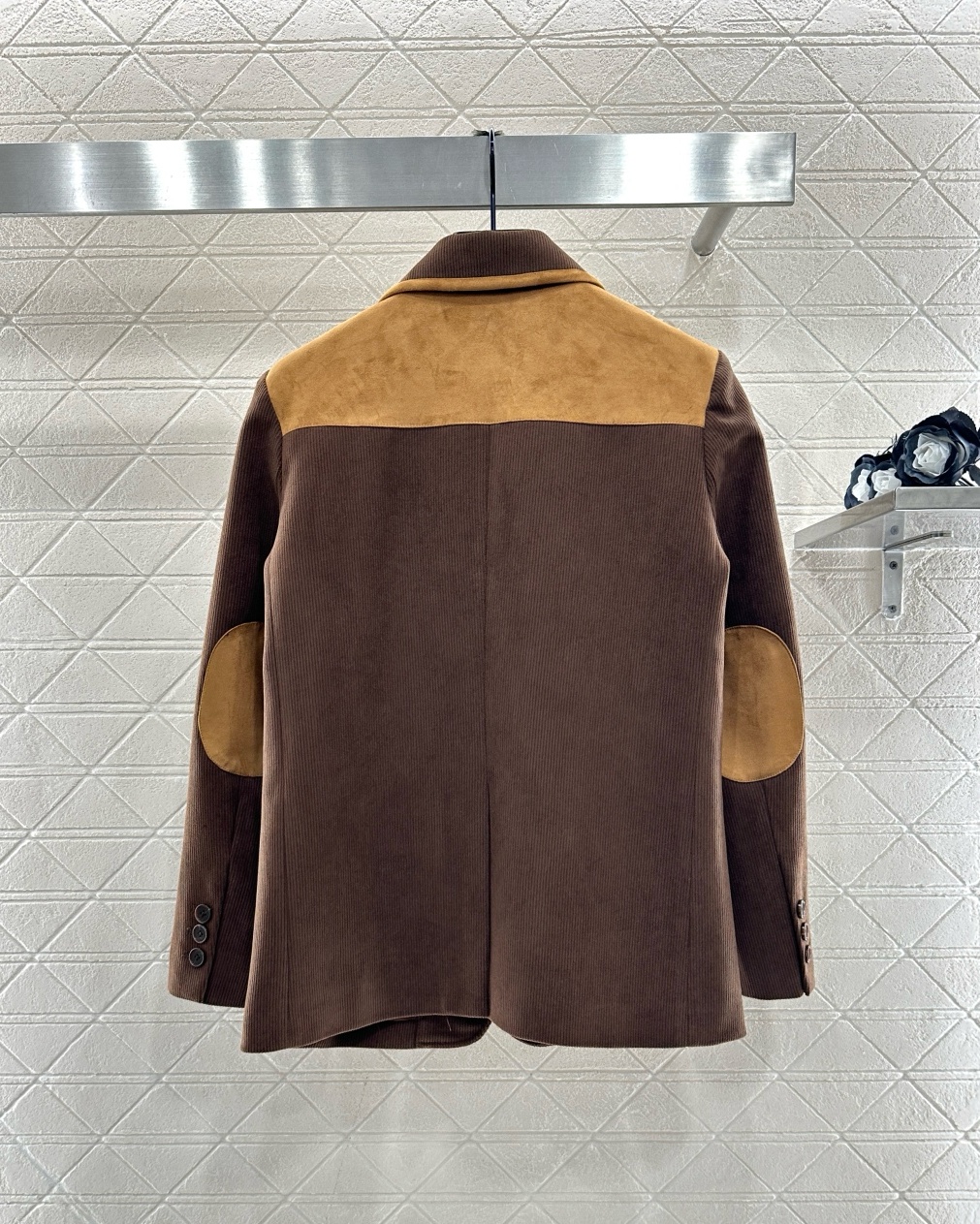 ♥Miumi*♥2025新品上架 灯芯绒撞色外套定制YB进口灯芯绒材质，质感高级，舒适挺括。翻领西装外套
