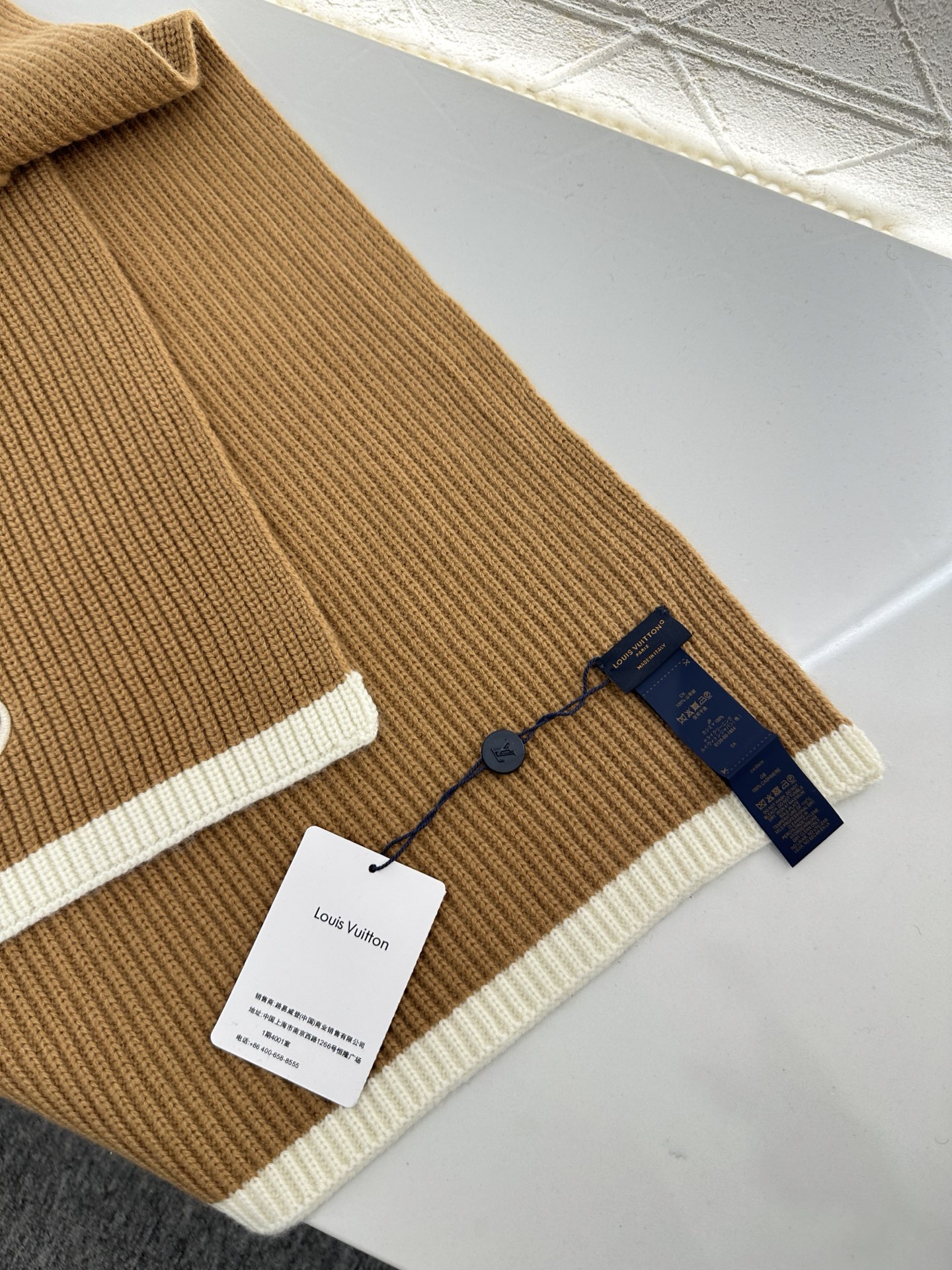 ♥Louis vuitto*♥2025新品上架 字母徽标羊绒围巾定制YB羊绒材质，亲肤柔软，保暖舒适，素