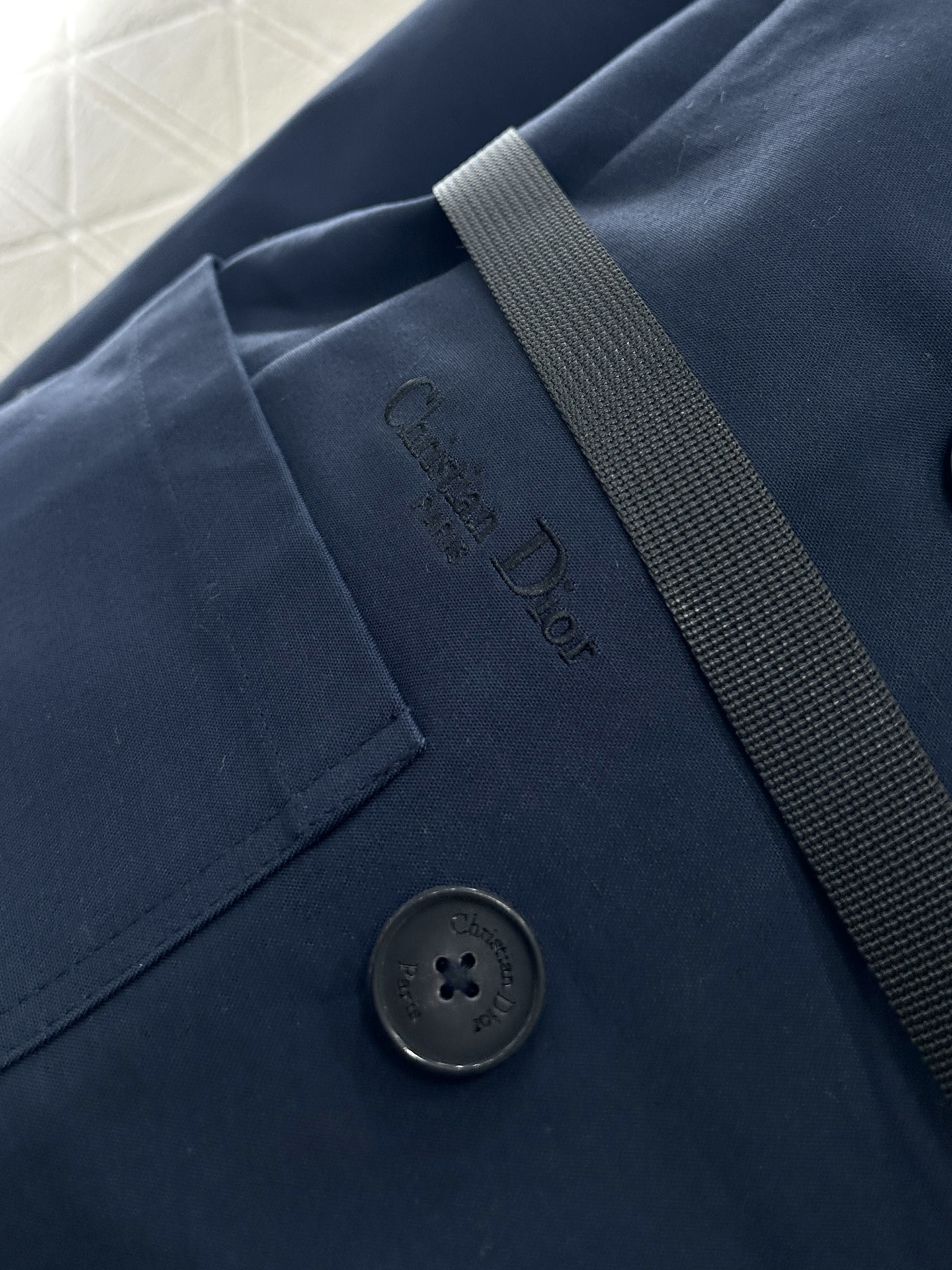 ♥Dio*♥2025新品上架 翻领双排扣腰带风衣定制YB斜纹全棉风衣材质，挺括有型，质感高级，枪驳领中长