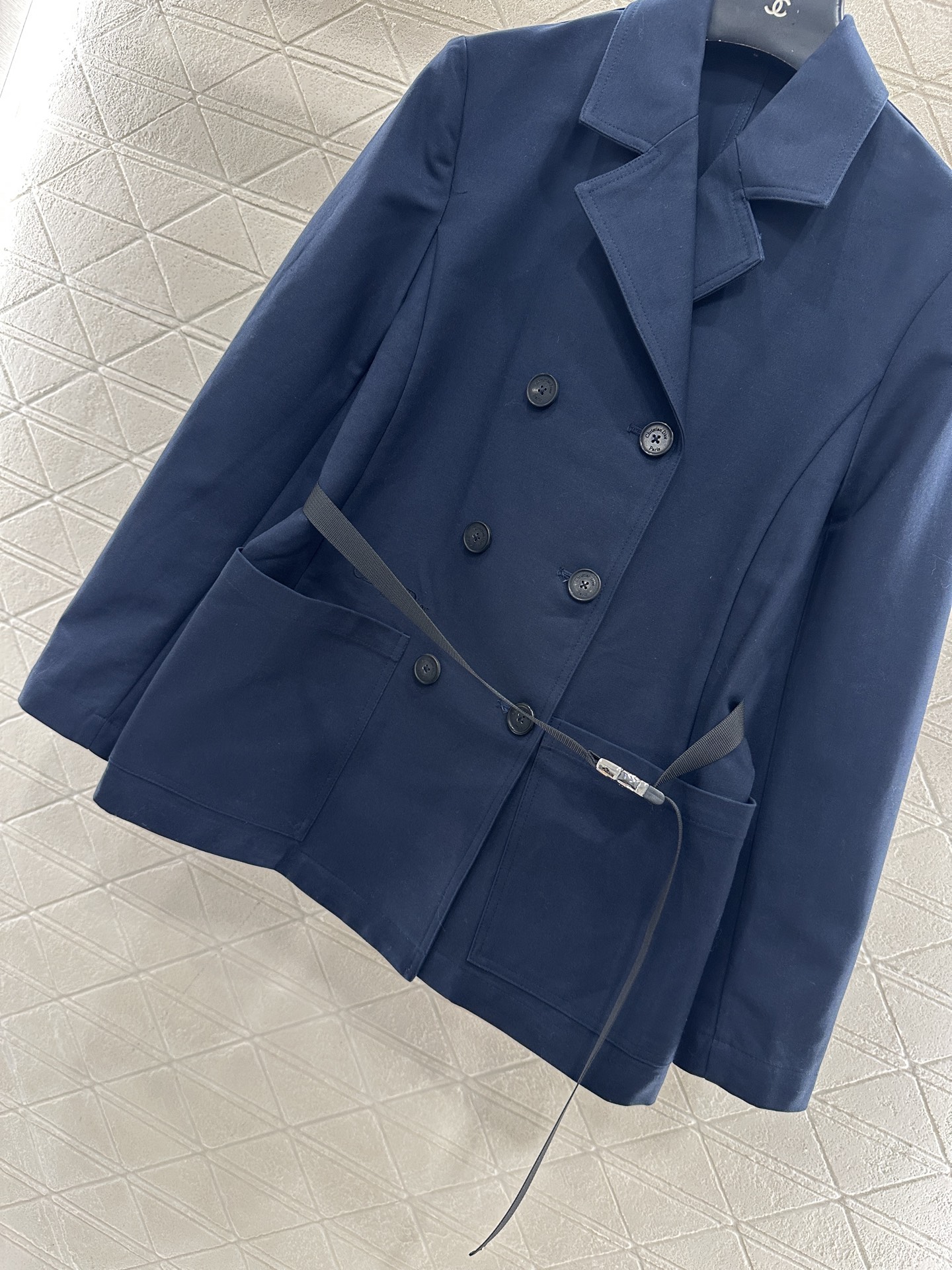 ♥Dio*♥2025新品上架 翻领双排扣腰带风衣定制YB斜纹全棉风衣材质，挺括有型，质感高级，枪驳领中长