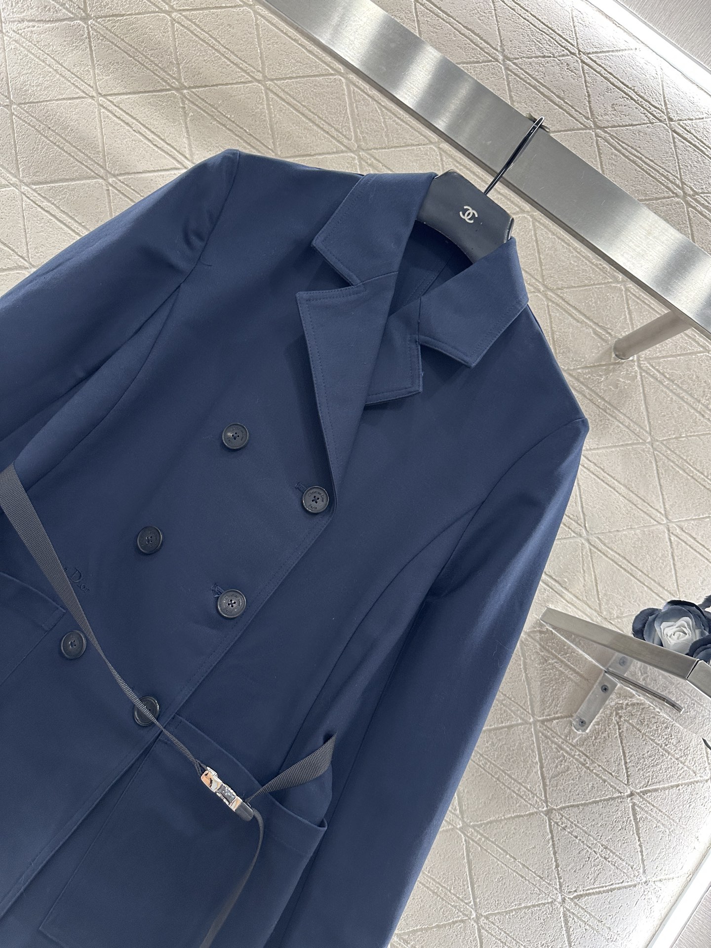 ♥Dio*♥2025新品上架 翻领双排扣腰带风衣定制YB斜纹全棉风衣材质，挺括有型，质感高级，枪驳领中长