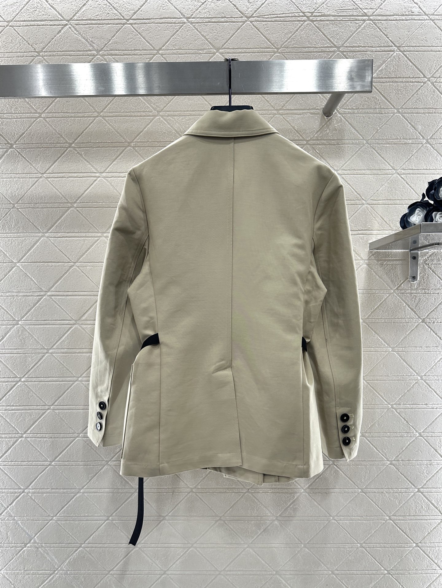 ♥Dio*♥2025新品上架 翻领双排扣腰带风衣定制YB斜纹全棉风衣材质，挺括有型，质感高级，枪驳领中长