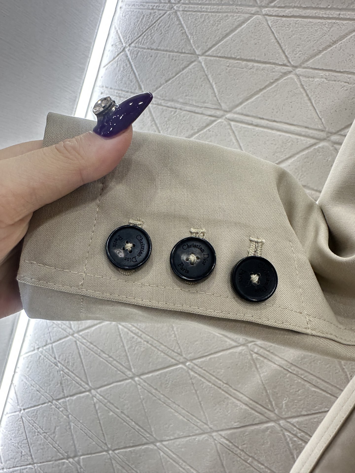 ♥Dio*♥2025新品上架 翻领双排扣腰带风衣定制YB斜纹全棉风衣材质，挺括有型，质感高级，枪驳领中长