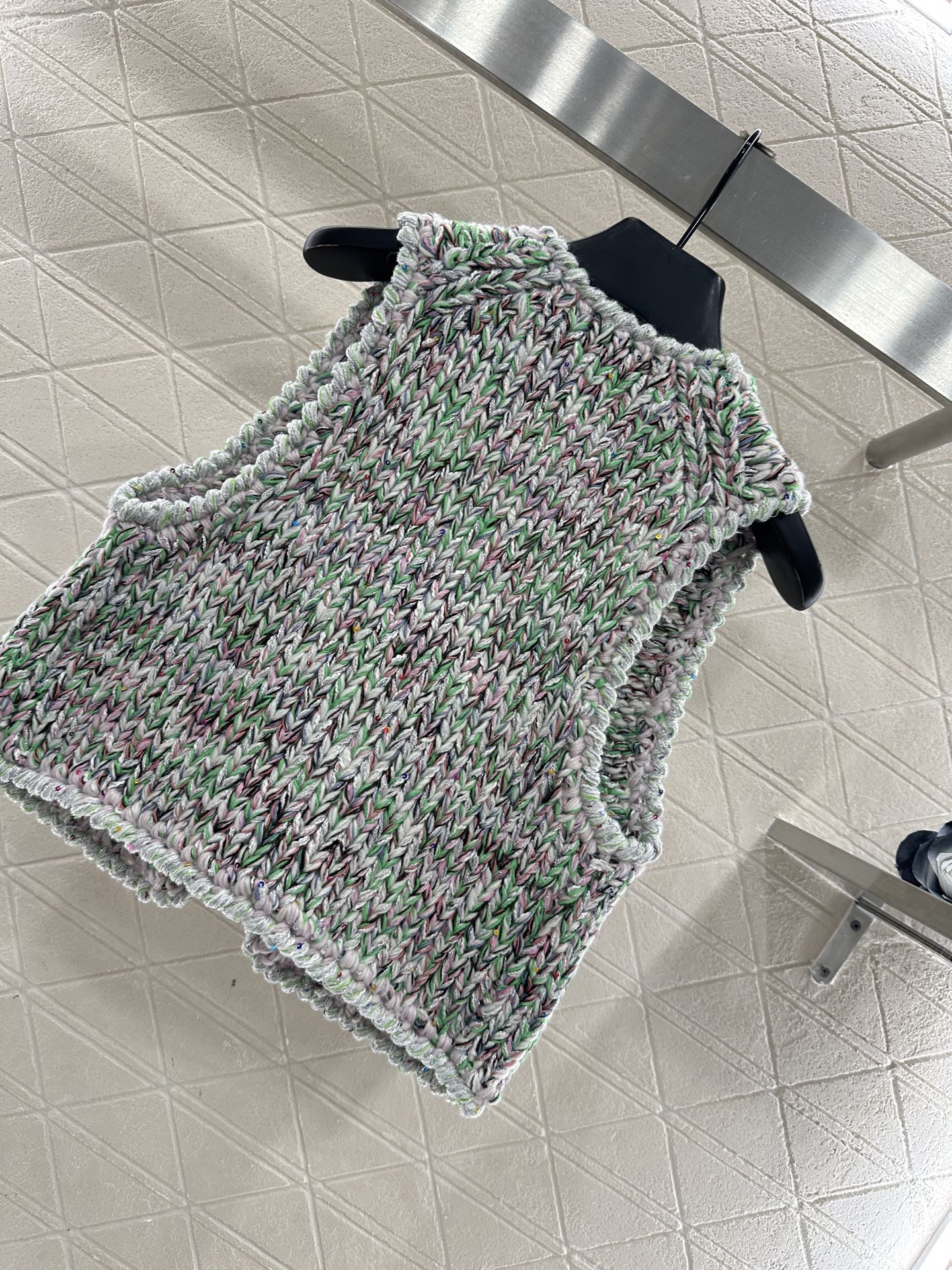 ♥Chane*♥2025新品上架 全手工捆边针织马甲定制YB棉毛纱线织造，穿搭舒适，柔软细腻。V领马甲版