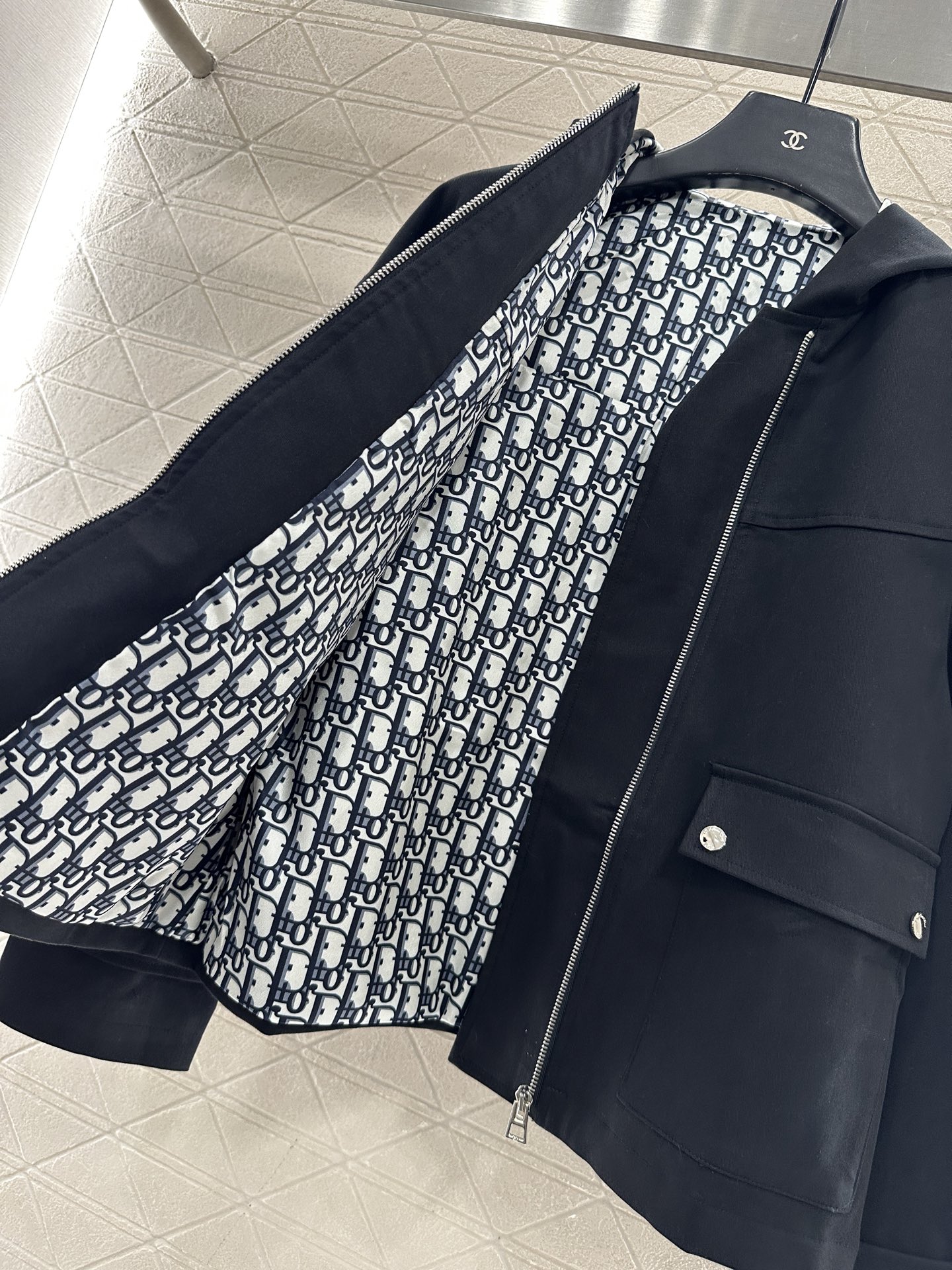 ♥Dio*♥2025新品上架 连帽风衣外套半裙套装定制YB进口风衣材质，挺括有型，质感高级，微A风衣外套