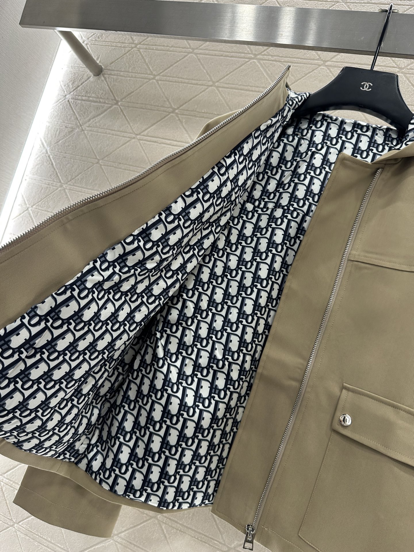 ♥Dio*♥2025新品上架 连帽风衣外套半裙套装定制YB进口风衣材质，挺括有型，质感高级，微A风衣外套