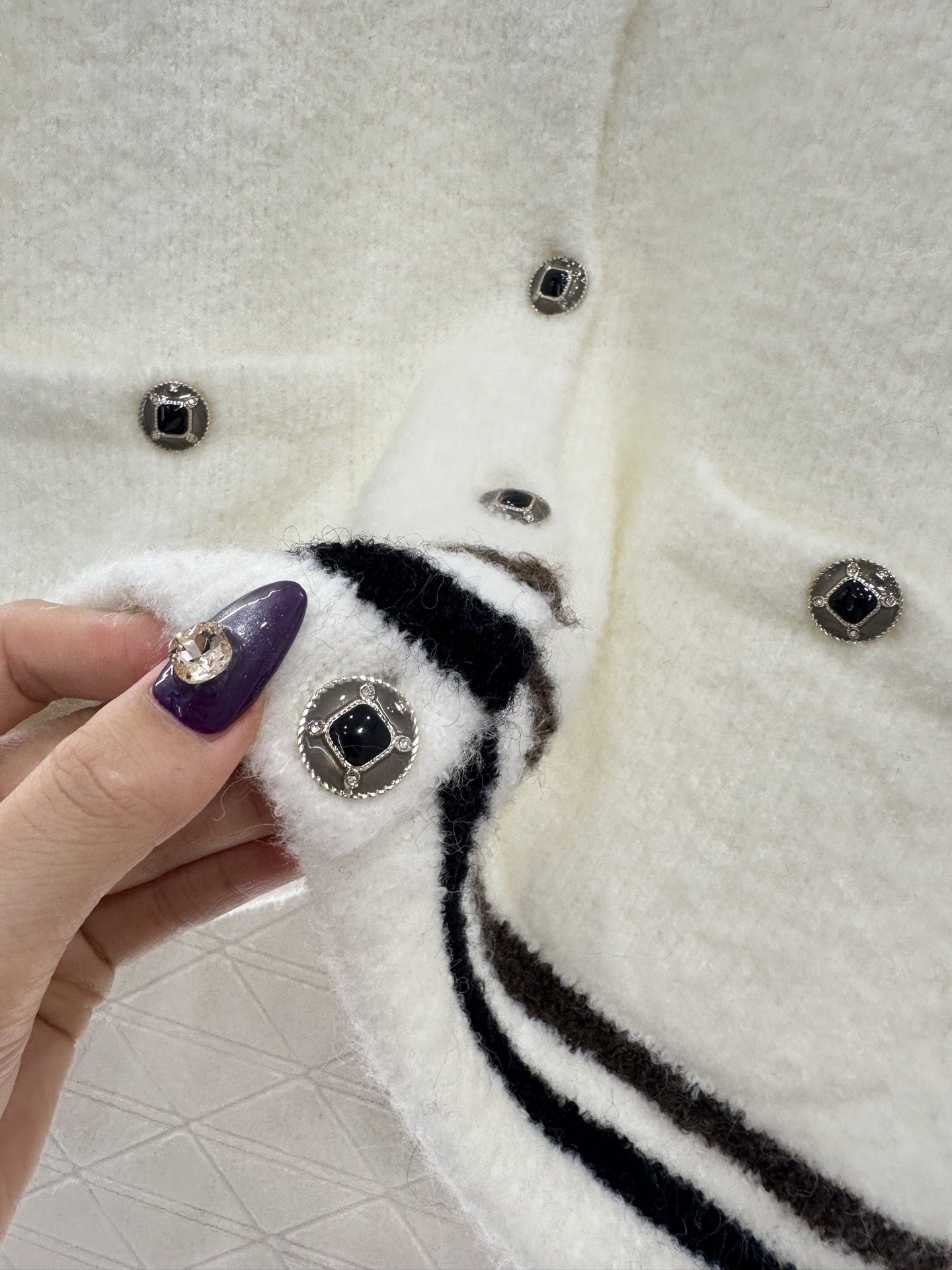 ♥Chane*♥2025新品上架 软糯圆领针织开衫25coco滑雪🎿系列#定制YB羊绒纱线织造，密度细针