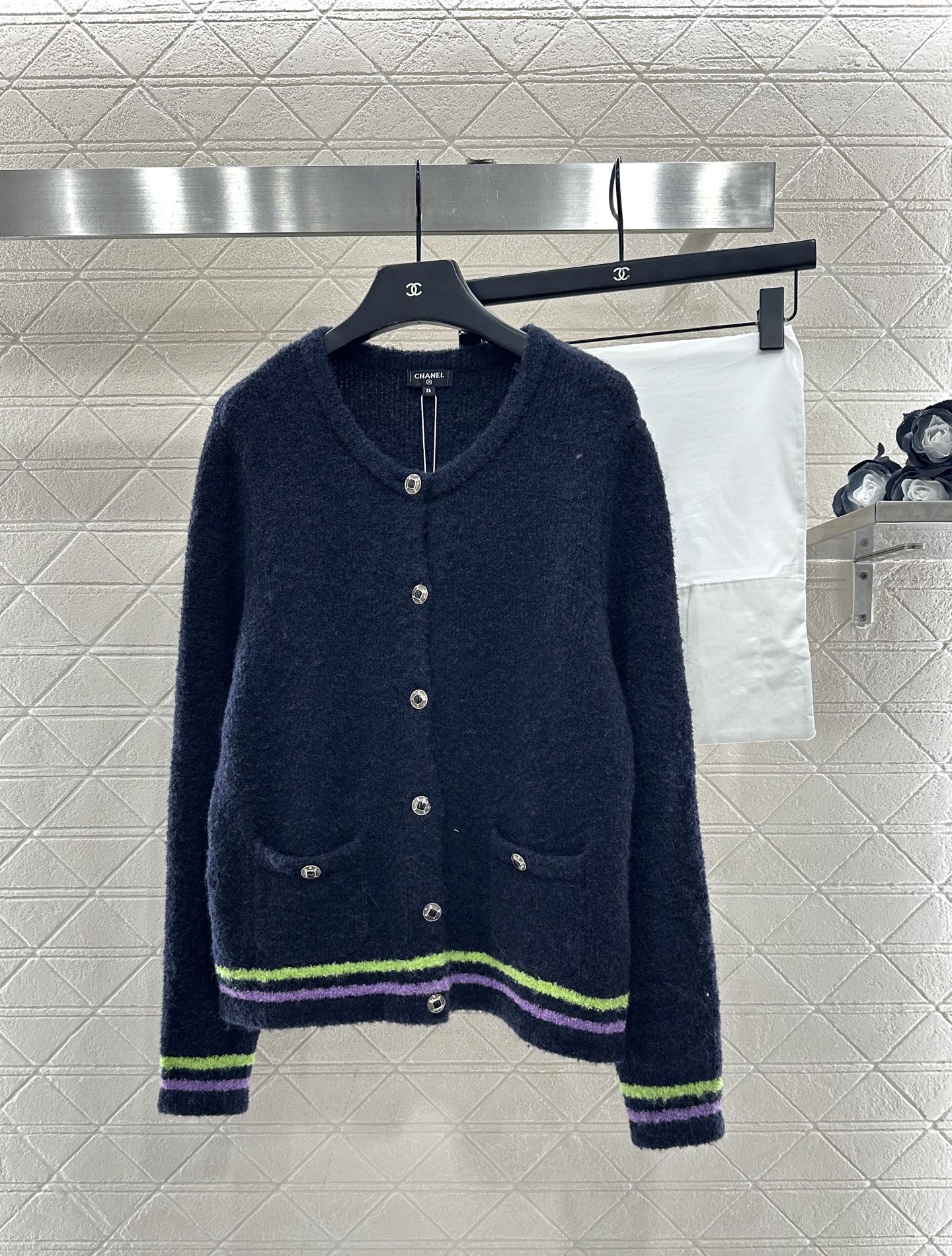 ♥Chane*♥2025新品上架 软糯圆领针织开衫25coco滑雪🎿系列#定制YB羊绒纱线织造，密度细针