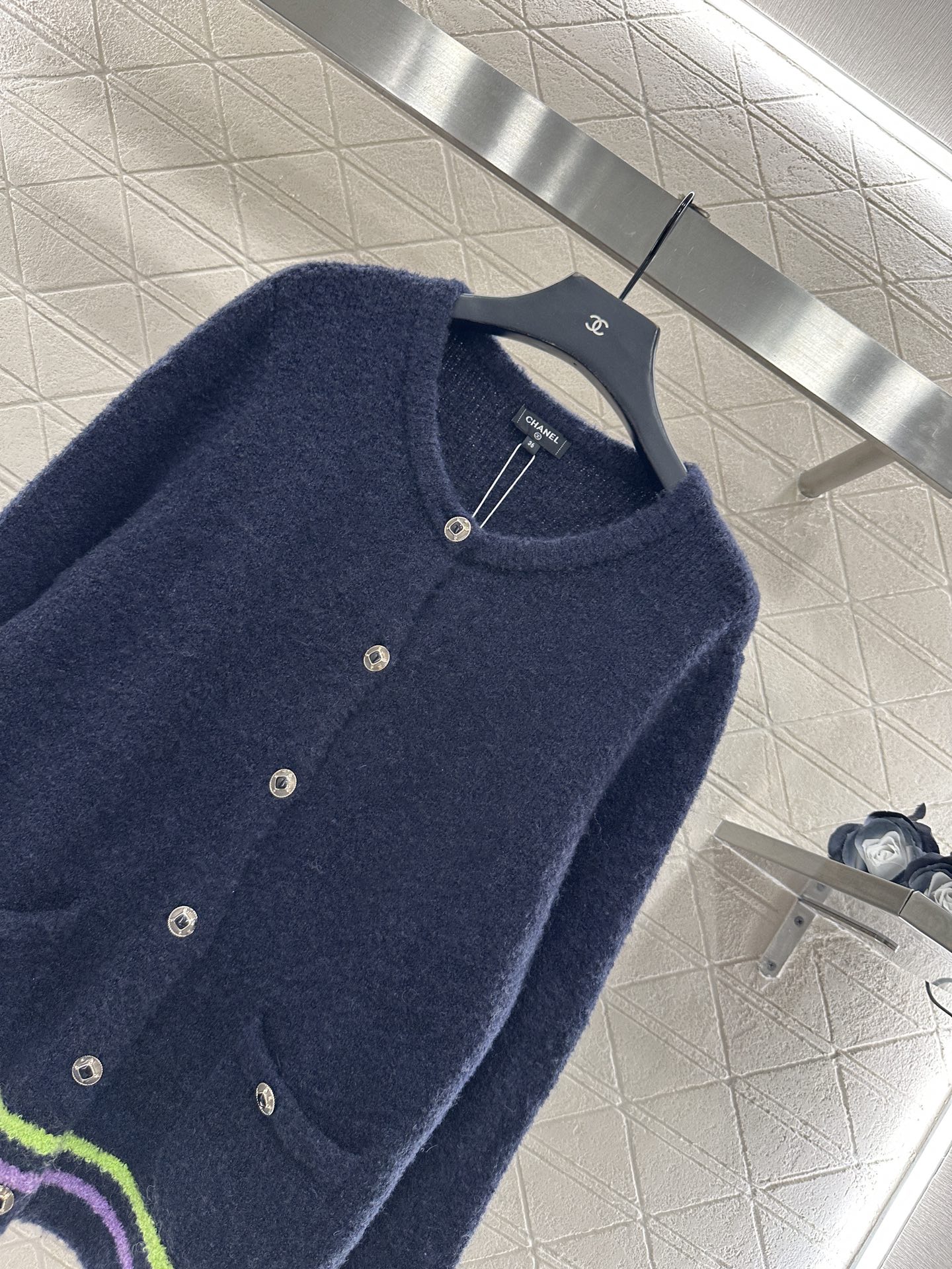 ♥Chane*♥2025新品上架 软糯圆领针织开衫25coco滑雪🎿系列#定制YB羊绒纱线织造，密度细针