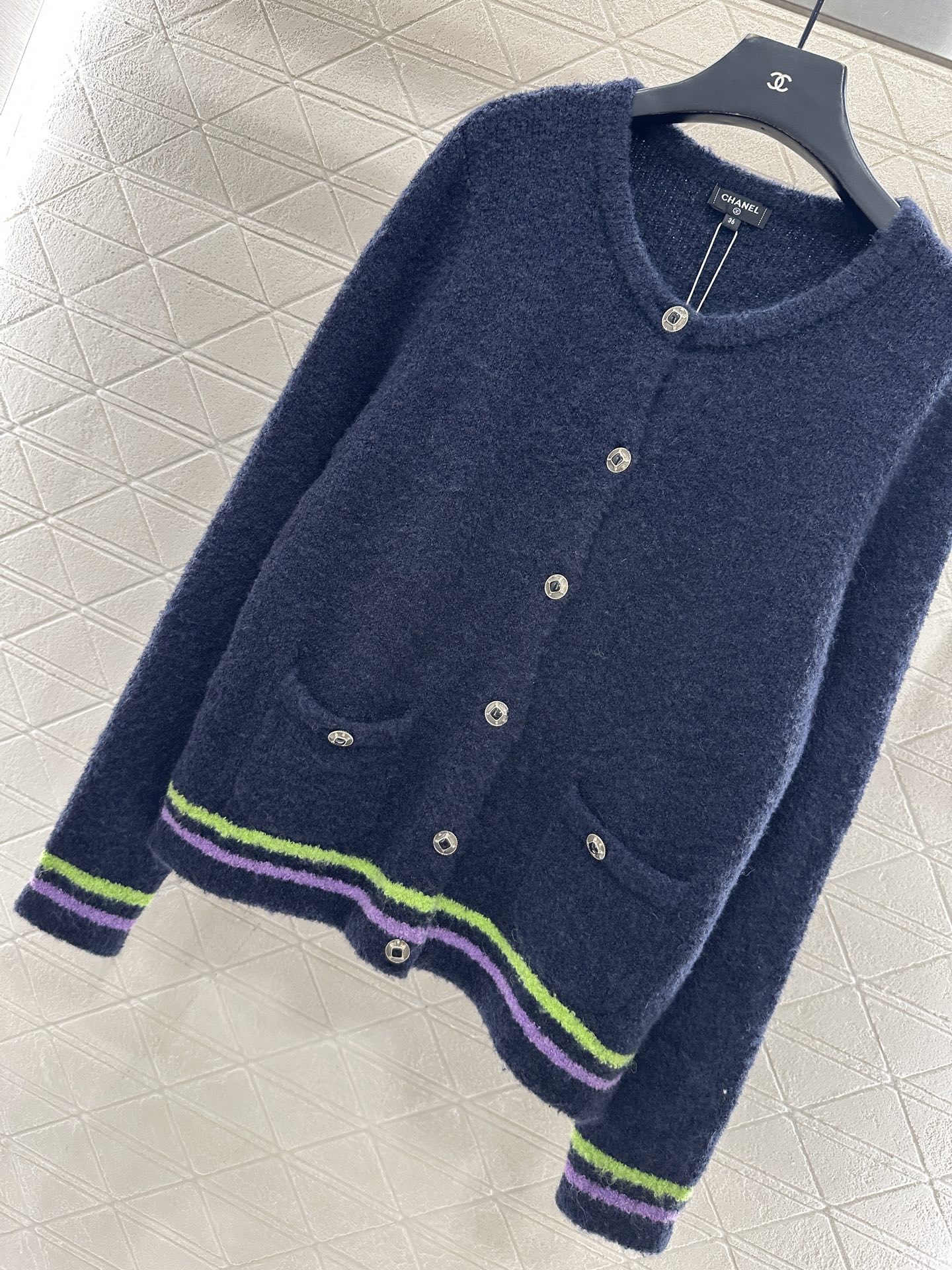 ♥Chane*♥2025新品上架 软糯圆领针织开衫25coco滑雪🎿系列#定制YB羊绒纱线织造，密度细针