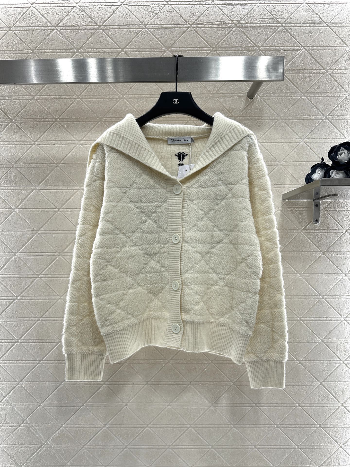 ♥Dio*♥2025新品上架 藤格纹披肩针织外套定制YB羊绒羊毛针织材质，舒适保暖，质感上乘，披肩外套版