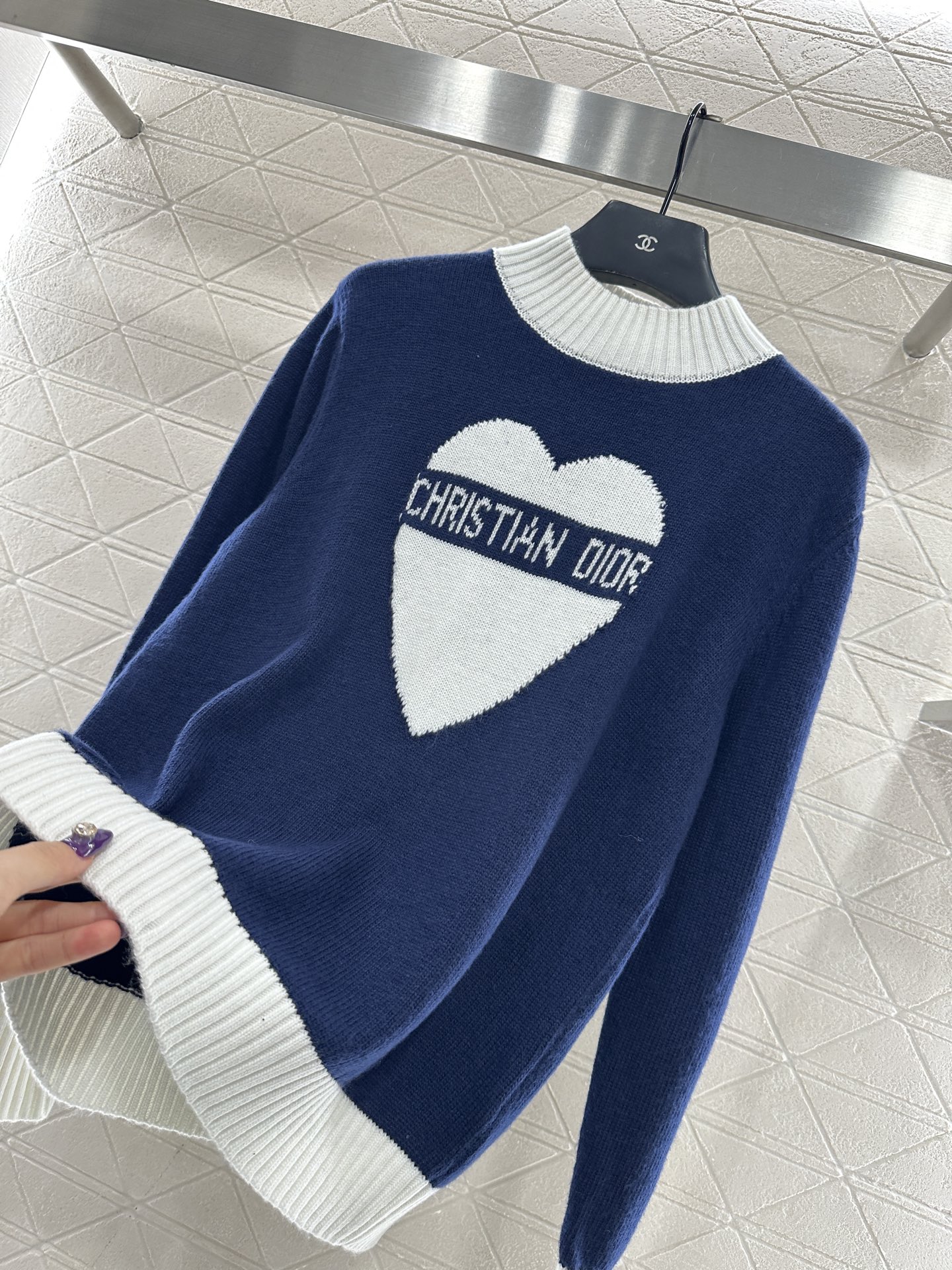 ♥Dio*♥2025新品上架 撞色爱心针织套头毛衣定制YB羊毛纱线织造，工艺处理，肌理明显，细密针织套头