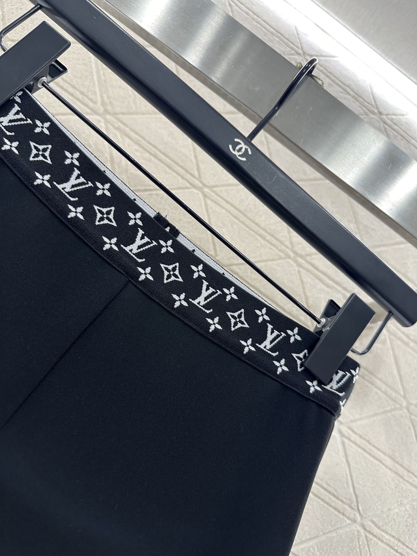 ♥Louis vuitto*♥2025新品上架 字母织带高弹加绒打底裤定制YB进口高弹力材质，弹力舒适，