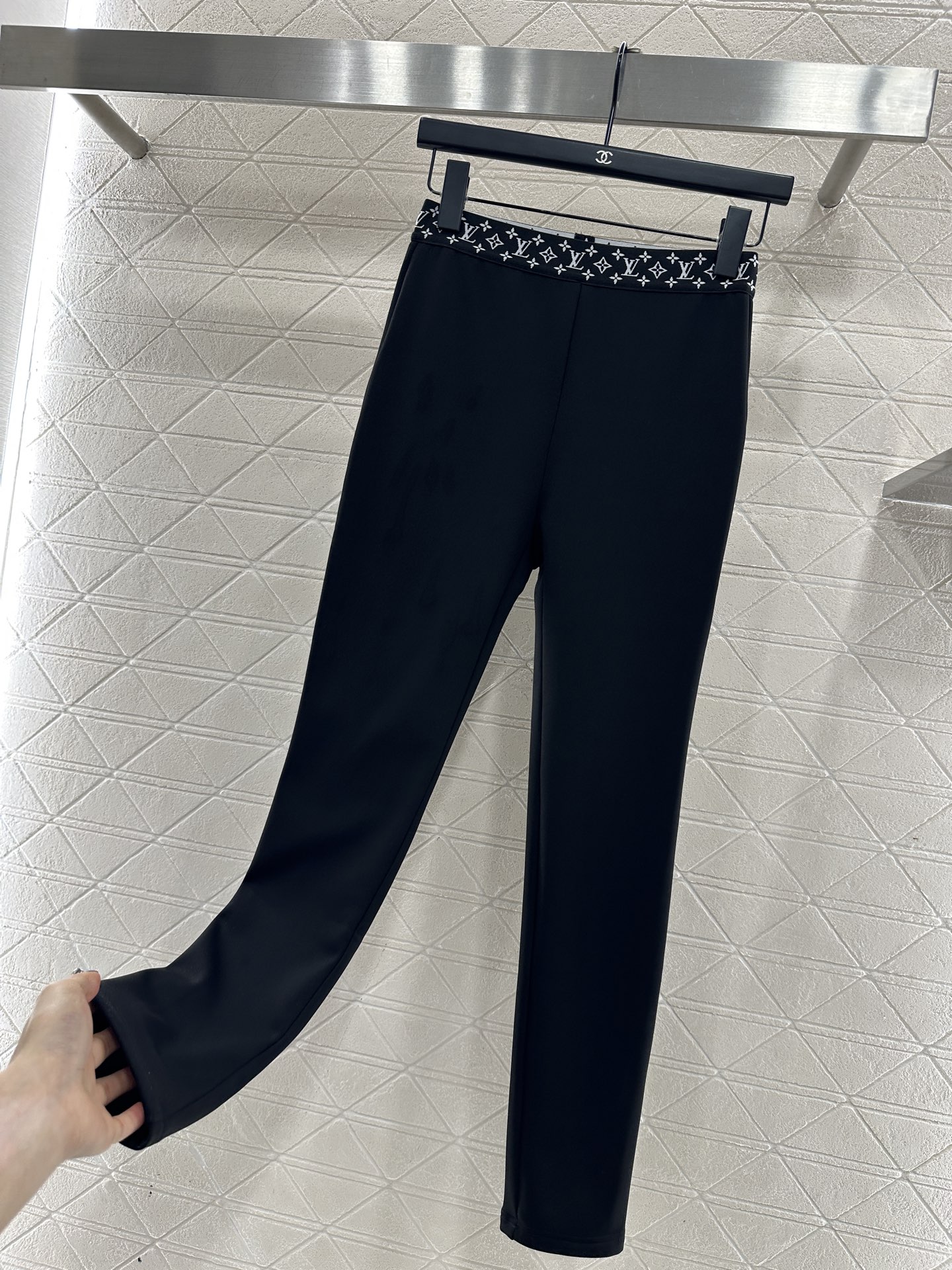 ♥Louis vuitto*♥2025新品上架 字母织带高弹加绒打底裤定制YB进口高弹力材质，弹力舒适，