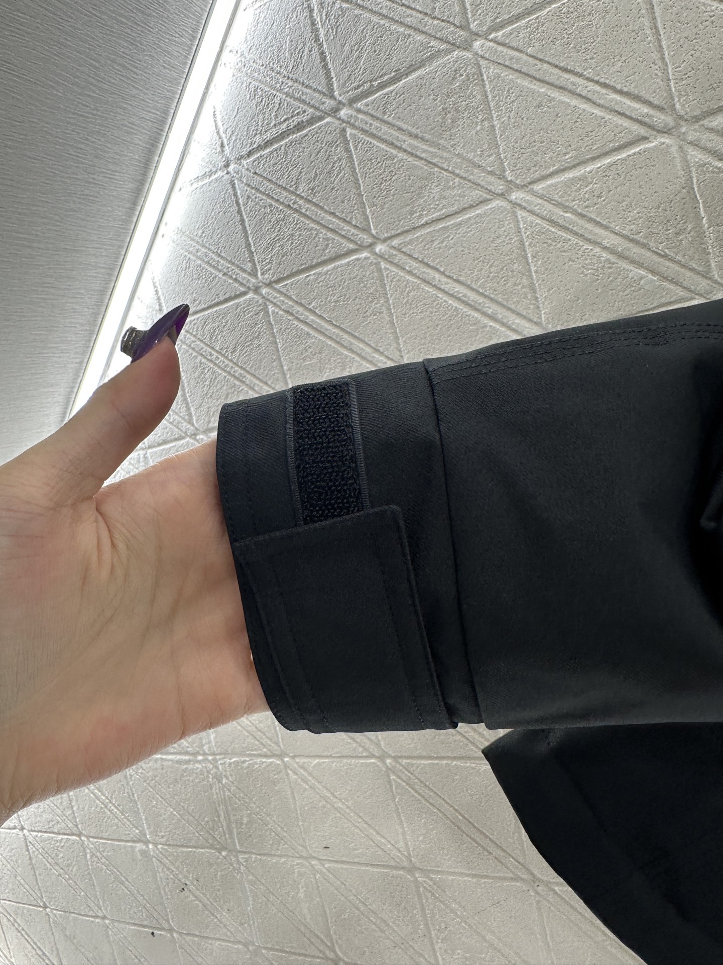 ♥Moncle*♥2025新品上架 连帽腰带羽绒冲锋外套定制YB进口防风防水冲锋材质，白鹅绒填充内里，整