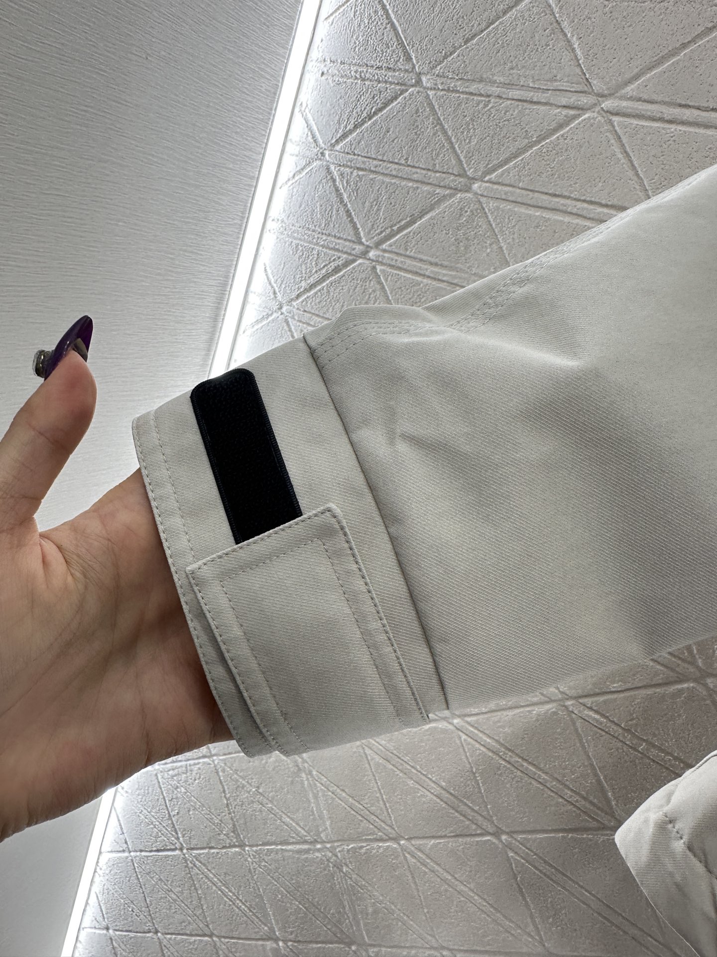 ♥Moncle*♥2025新品上架 连帽腰带羽绒冲锋外套定制YB进口防风防水冲锋材质，白鹅绒填充内里，整